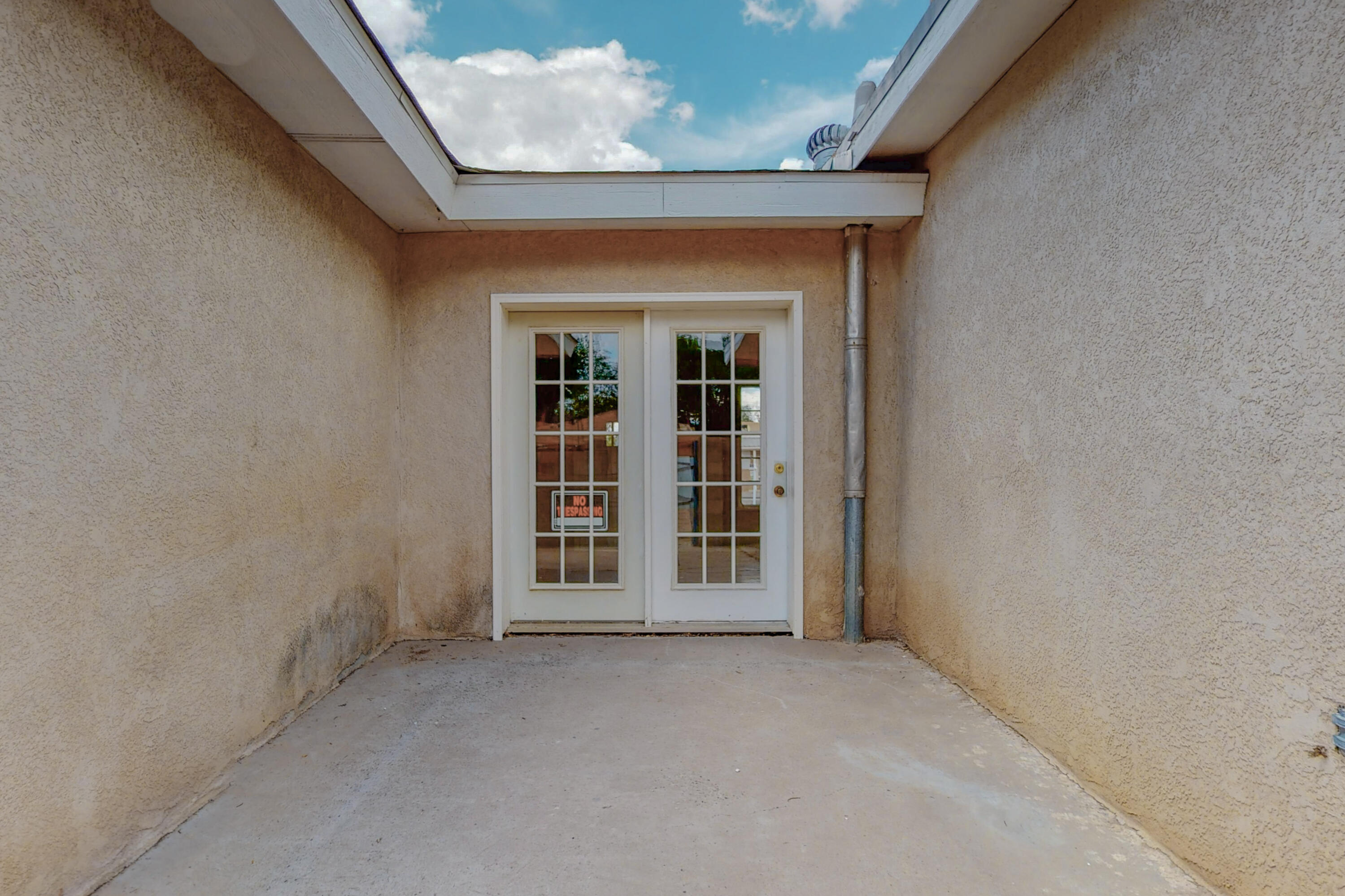 236 SANDOVAL Road SW