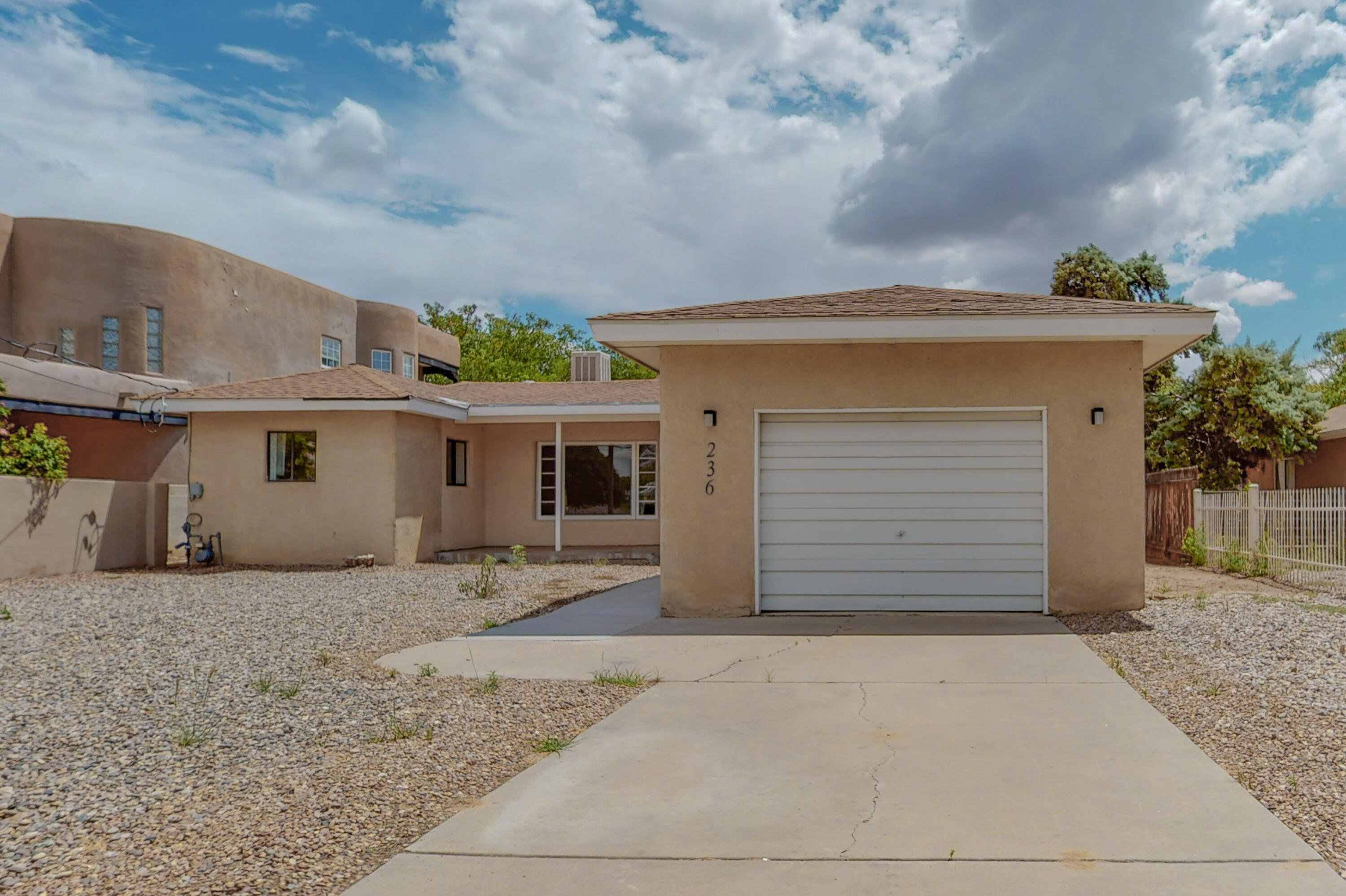 236 SANDOVAL Road SW
