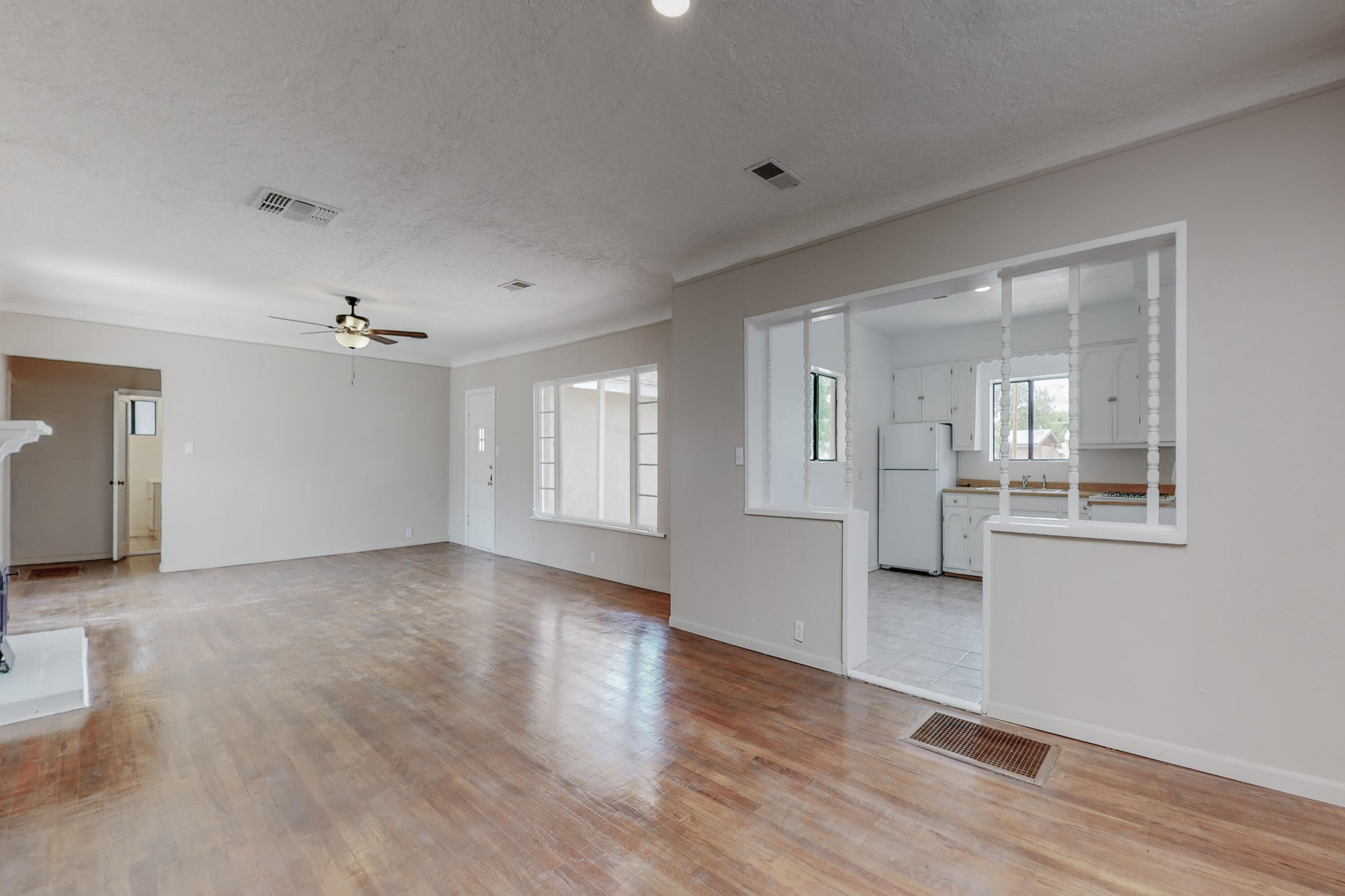 236 SANDOVAL Road SW