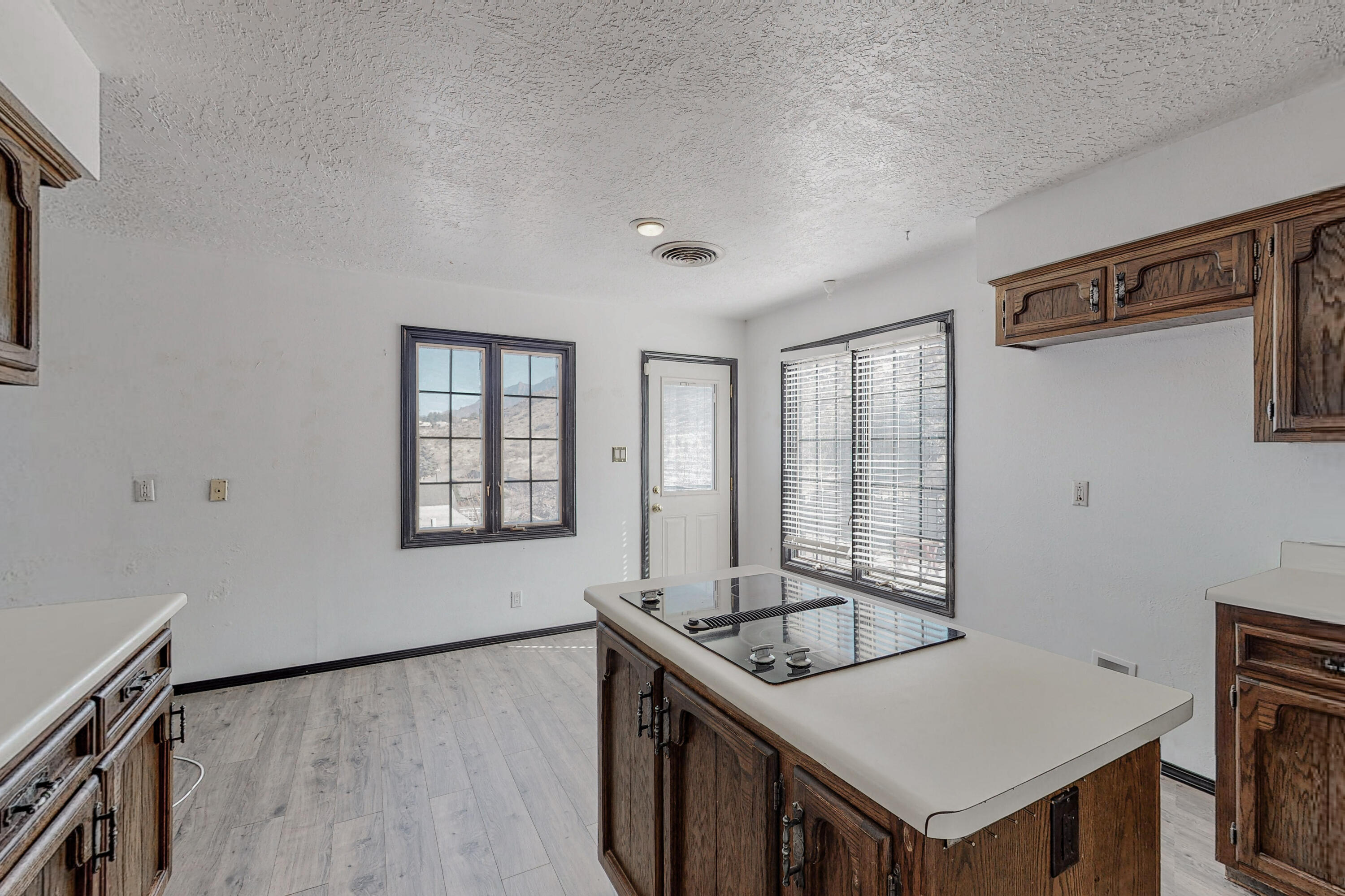 3500 CAMINO DE LA SIERRA NE