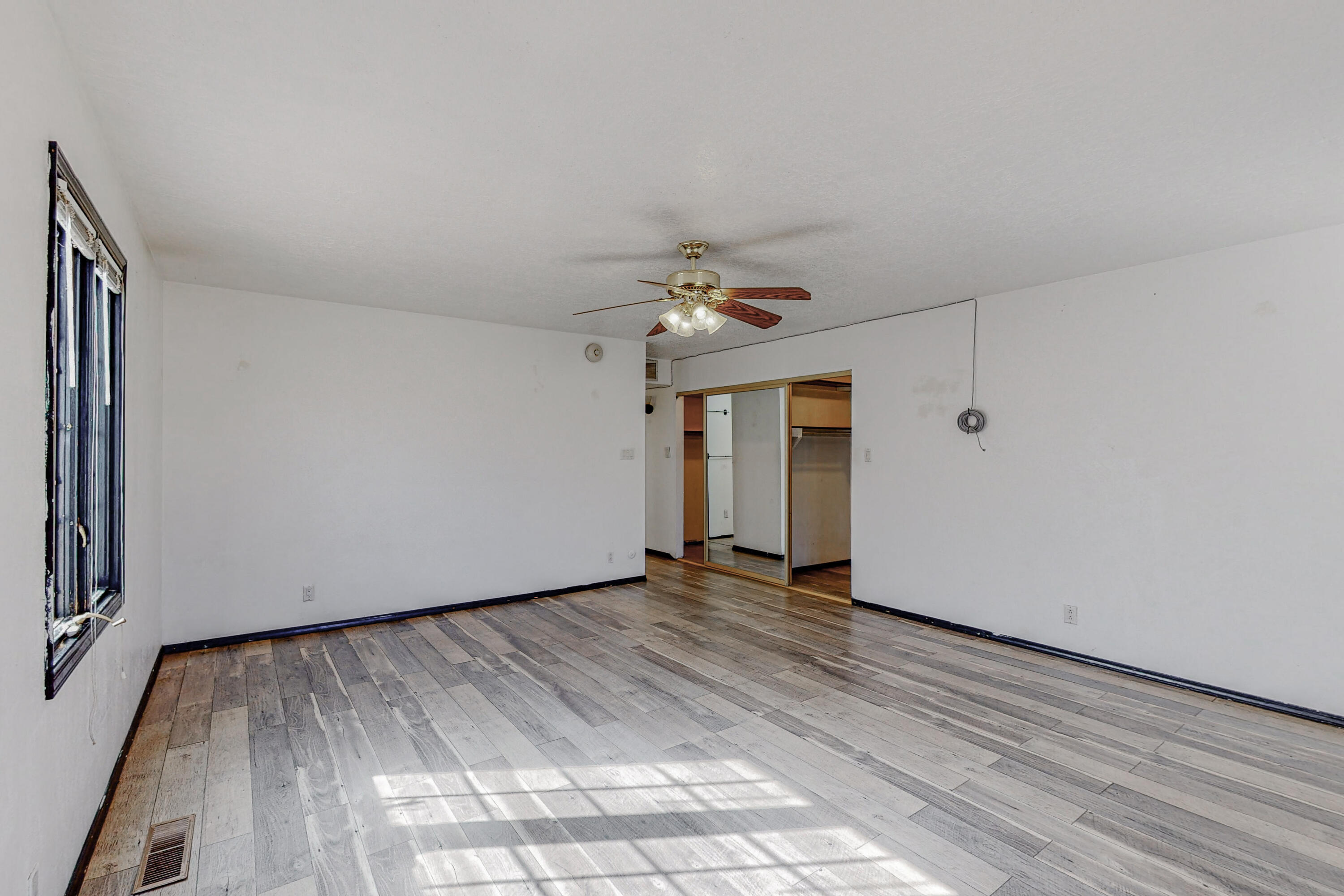 3500 CAMINO DE LA SIERRA NE