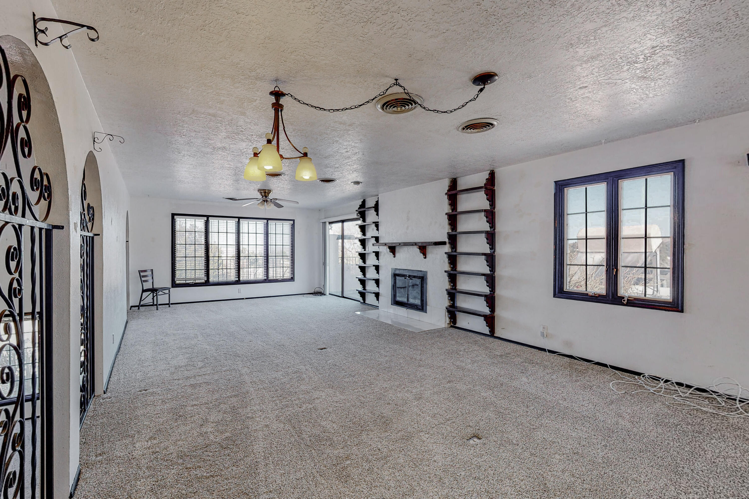 3500 CAMINO DE LA SIERRA NE