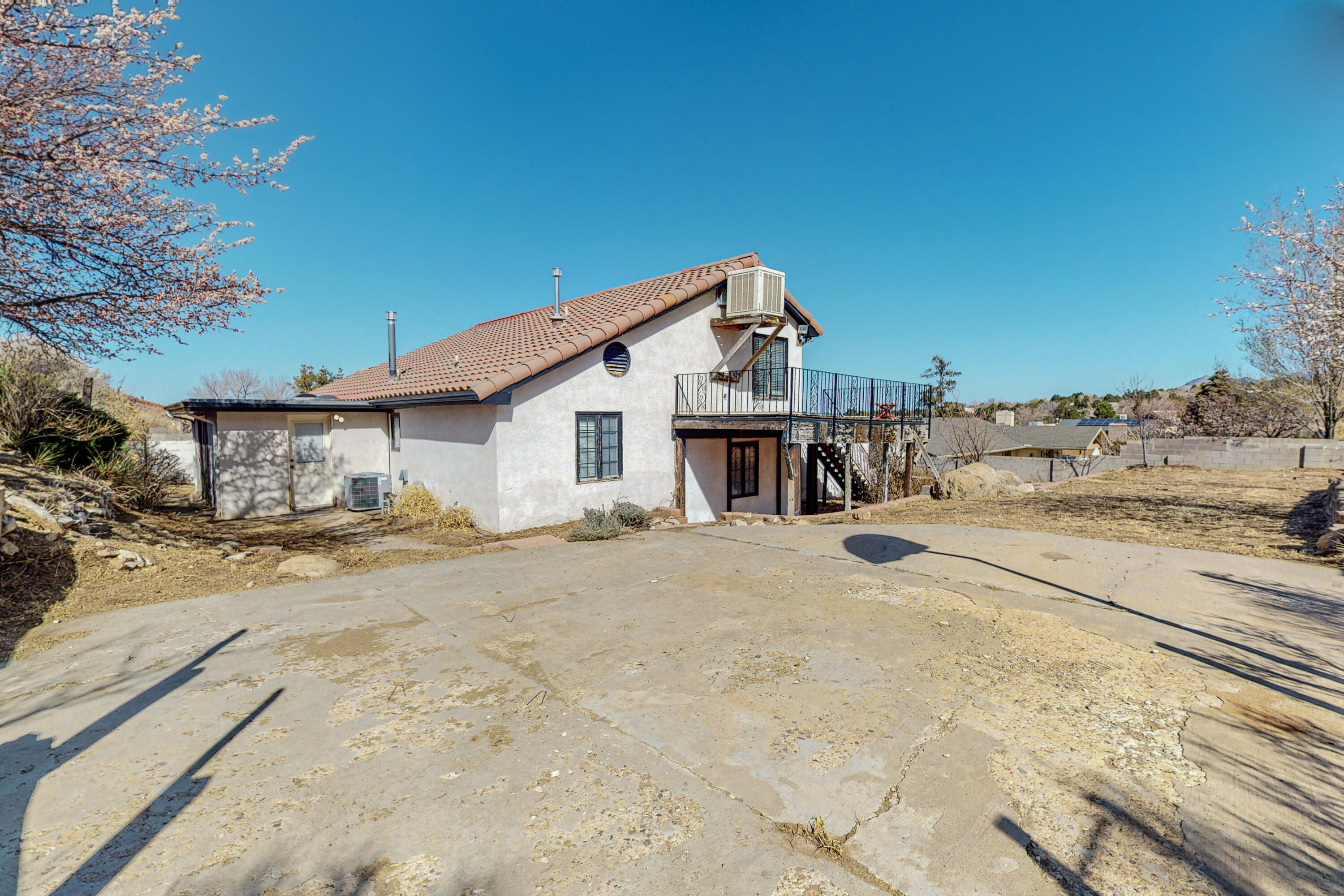 3500 CAMINO DE LA SIERRA NE