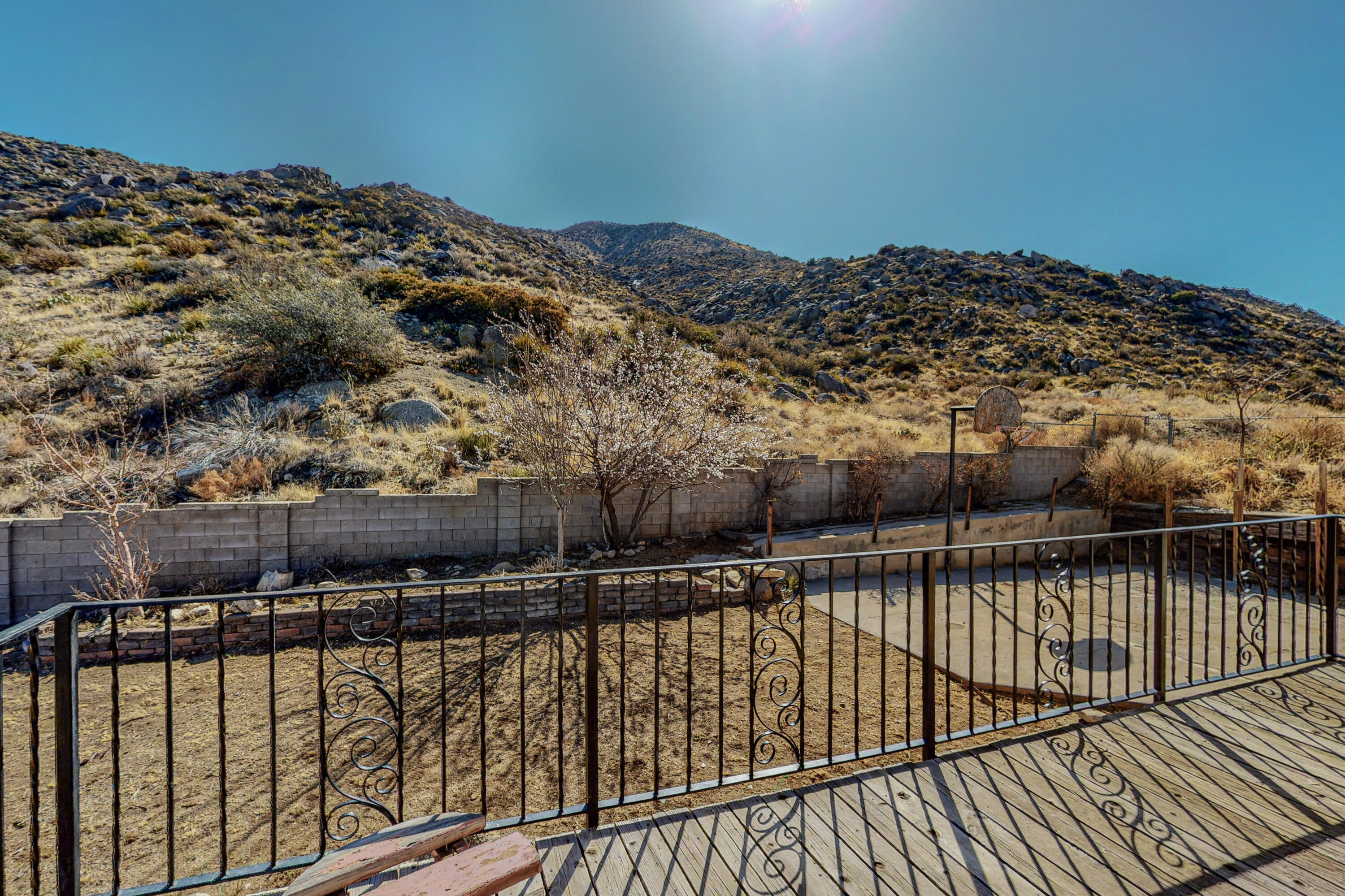 3500 CAMINO DE LA SIERRA NE