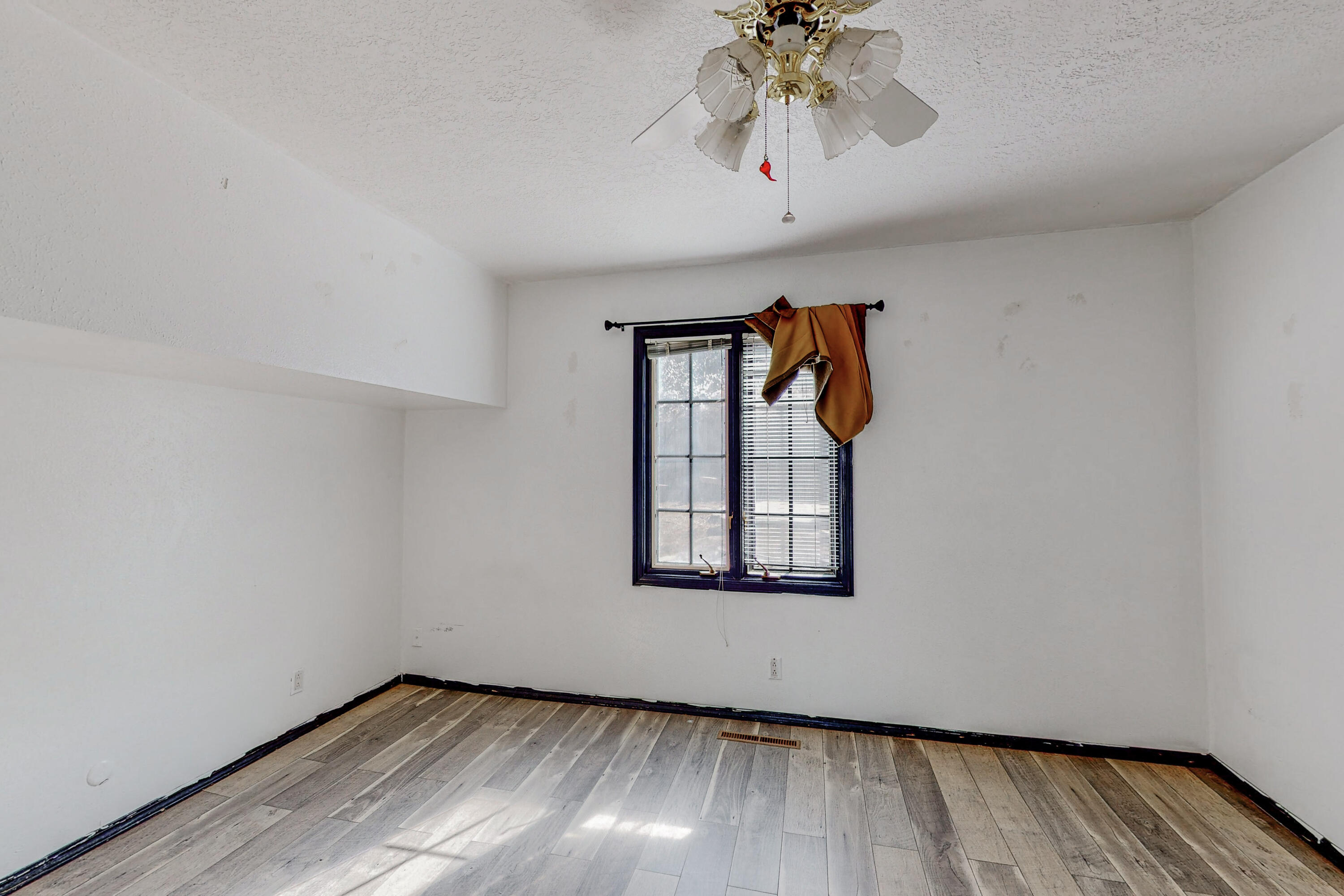 3500 CAMINO DE LA SIERRA NE