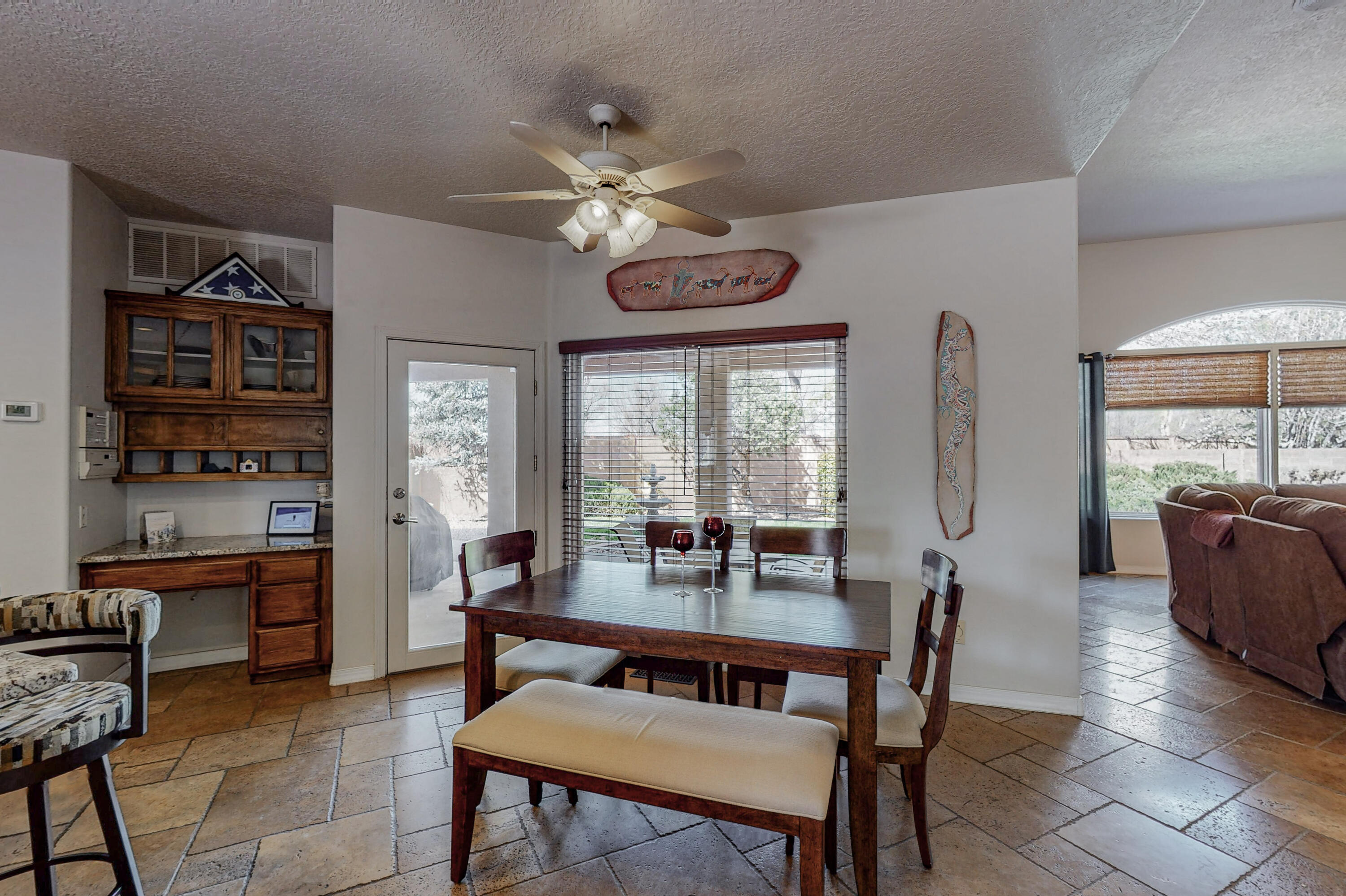 1647 TIERRA DEL RIO NW