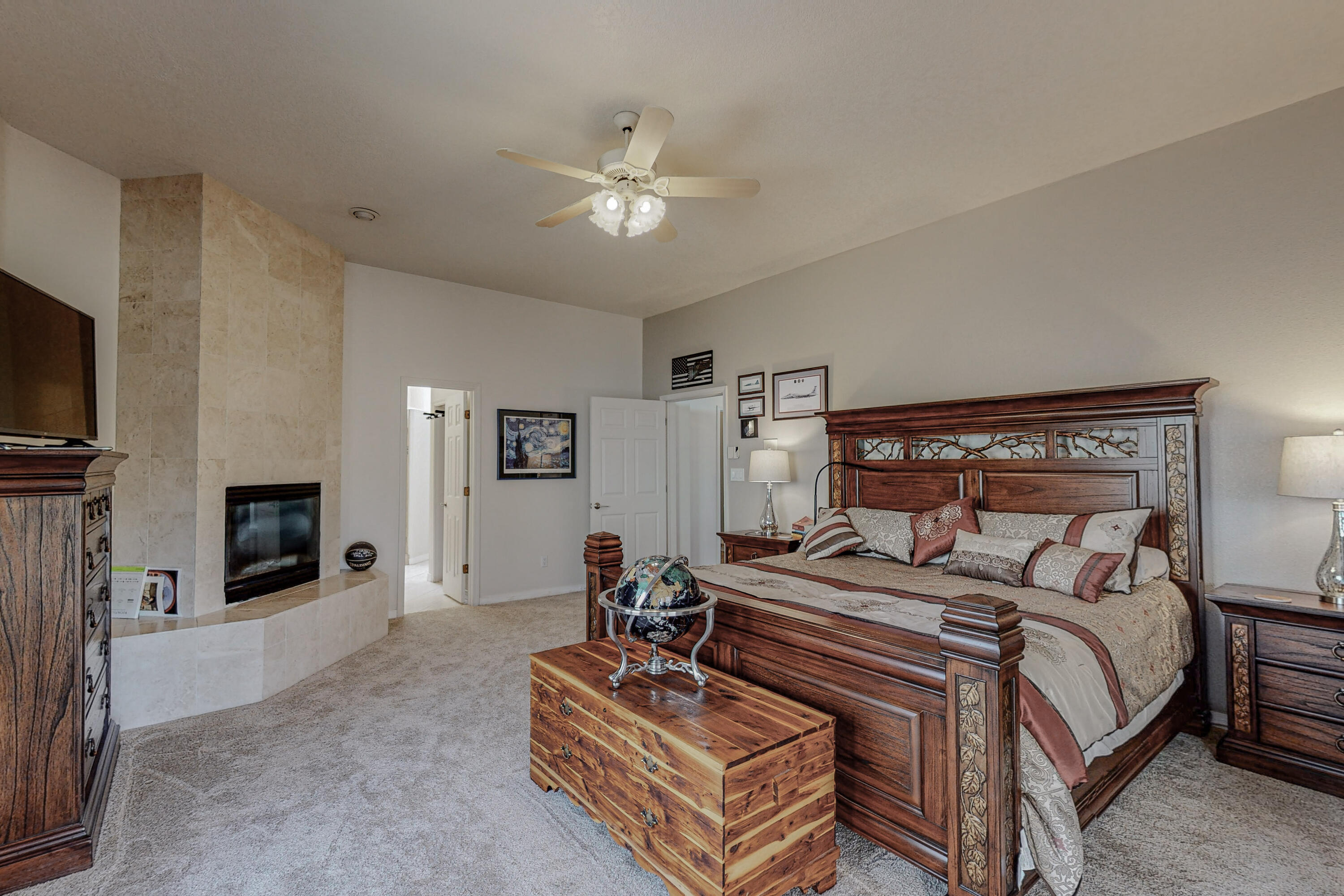 1647 TIERRA DEL RIO NW