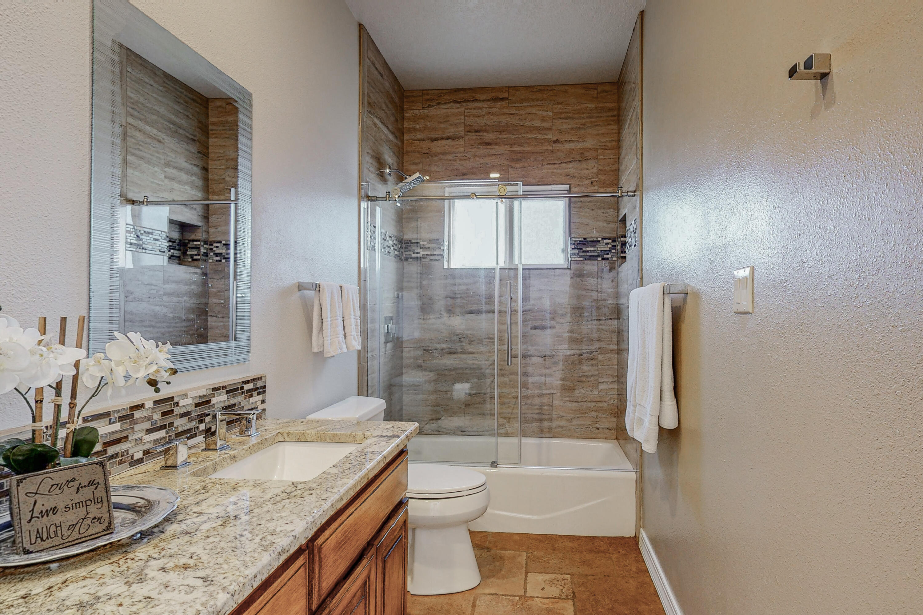 1647 TIERRA DEL RIO NW