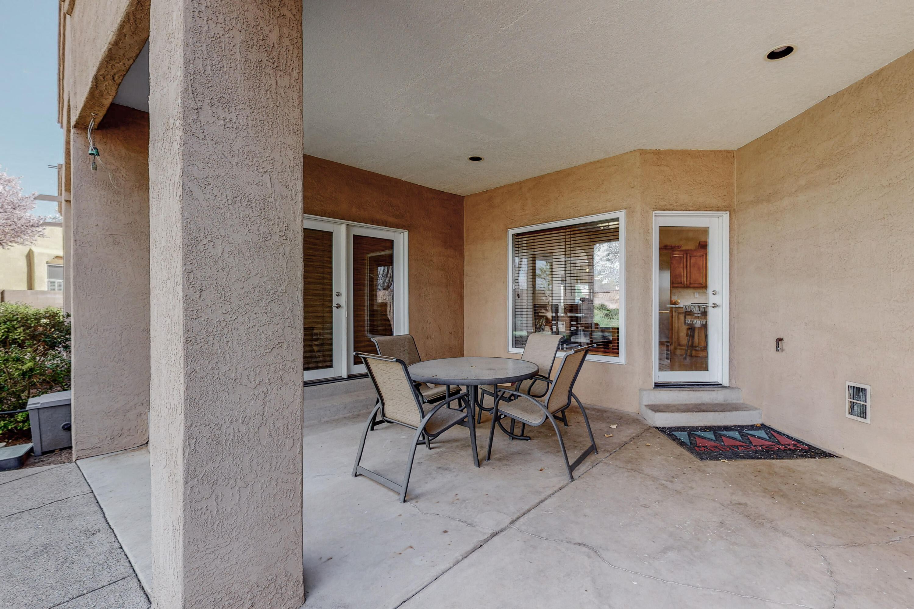 1647 TIERRA DEL RIO NW