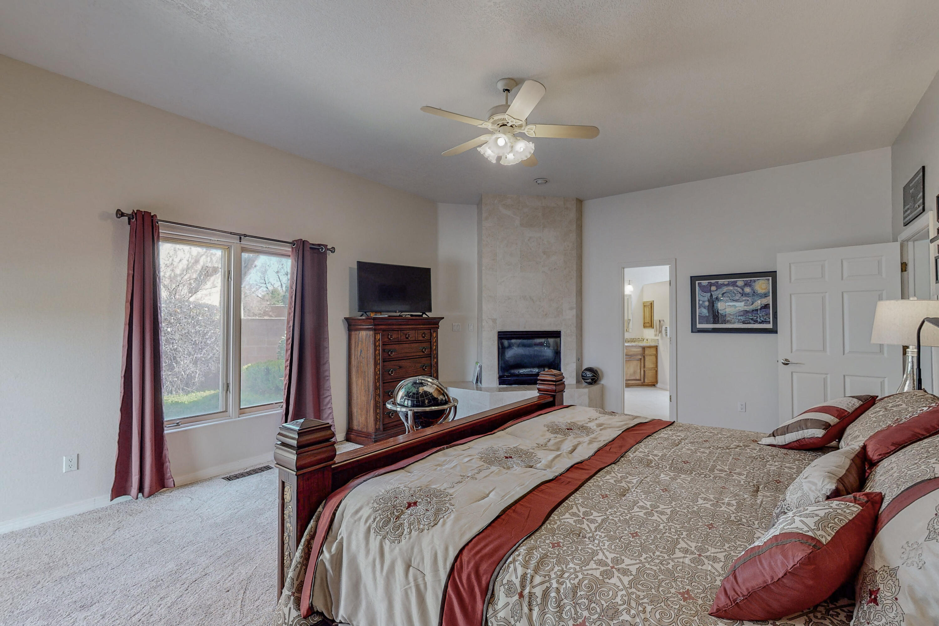 1647 TIERRA DEL RIO NW
