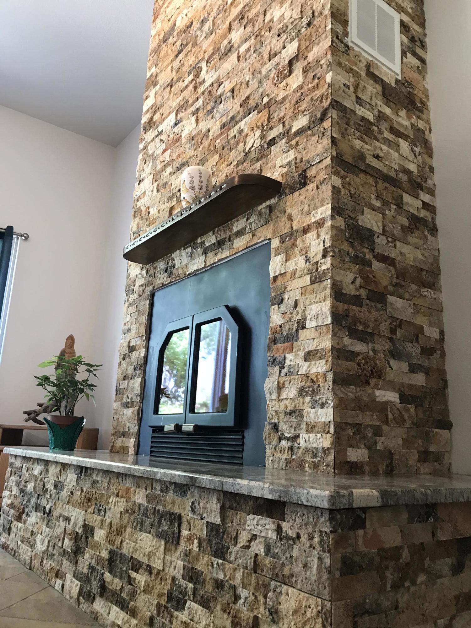 1647 TIERRA DEL RIO NW