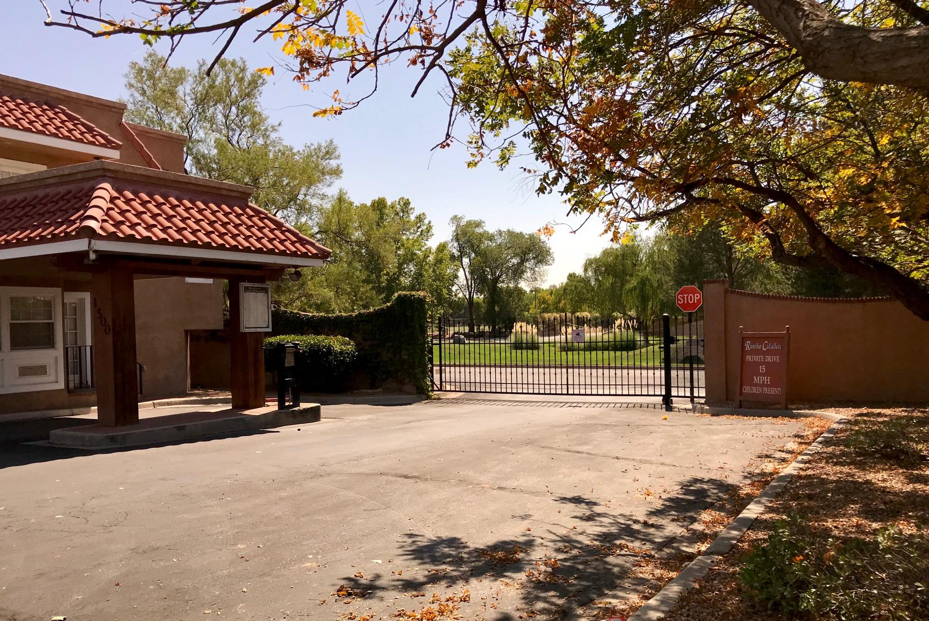 1647 TIERRA DEL RIO NW