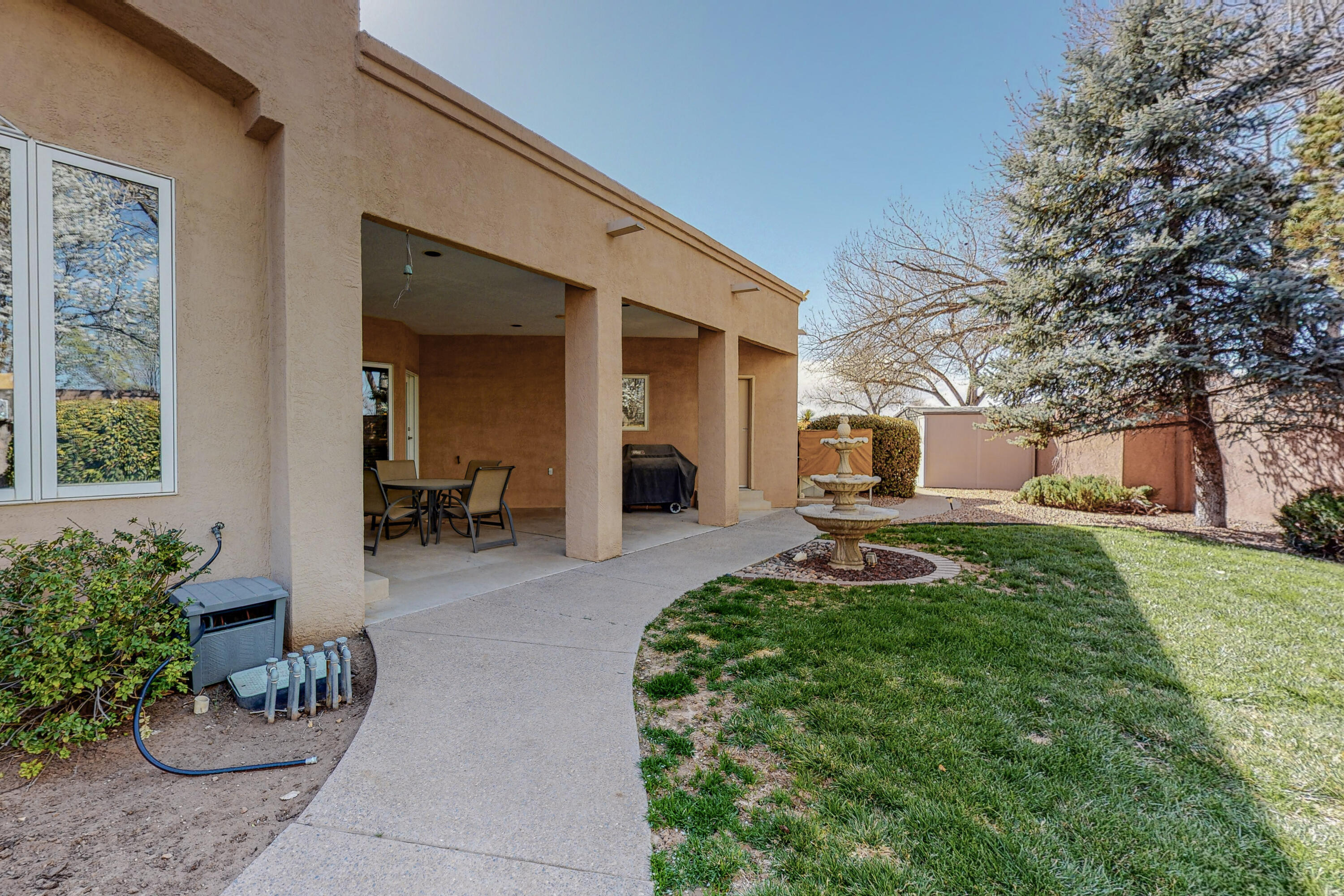 1647 TIERRA DEL RIO NW