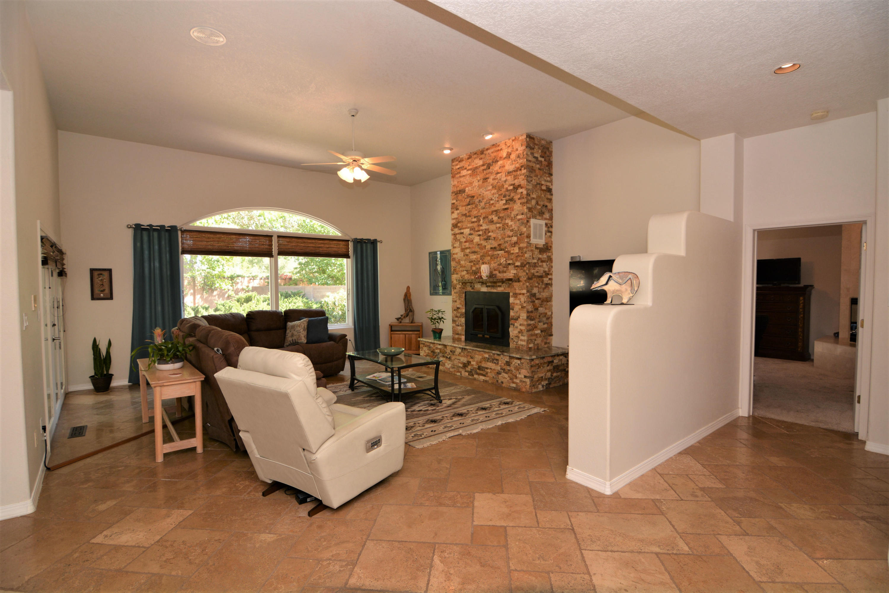 1647 TIERRA DEL RIO NW