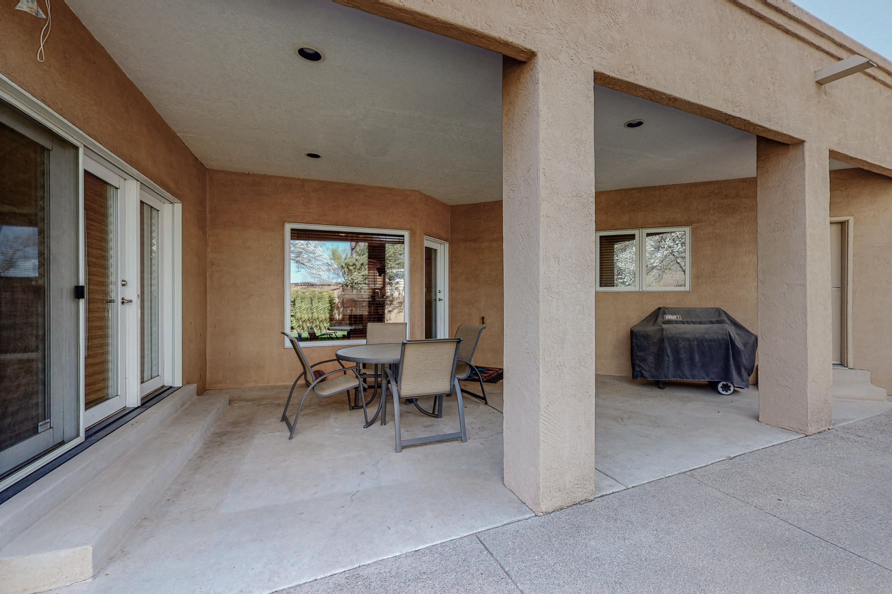 1647 TIERRA DEL RIO NW