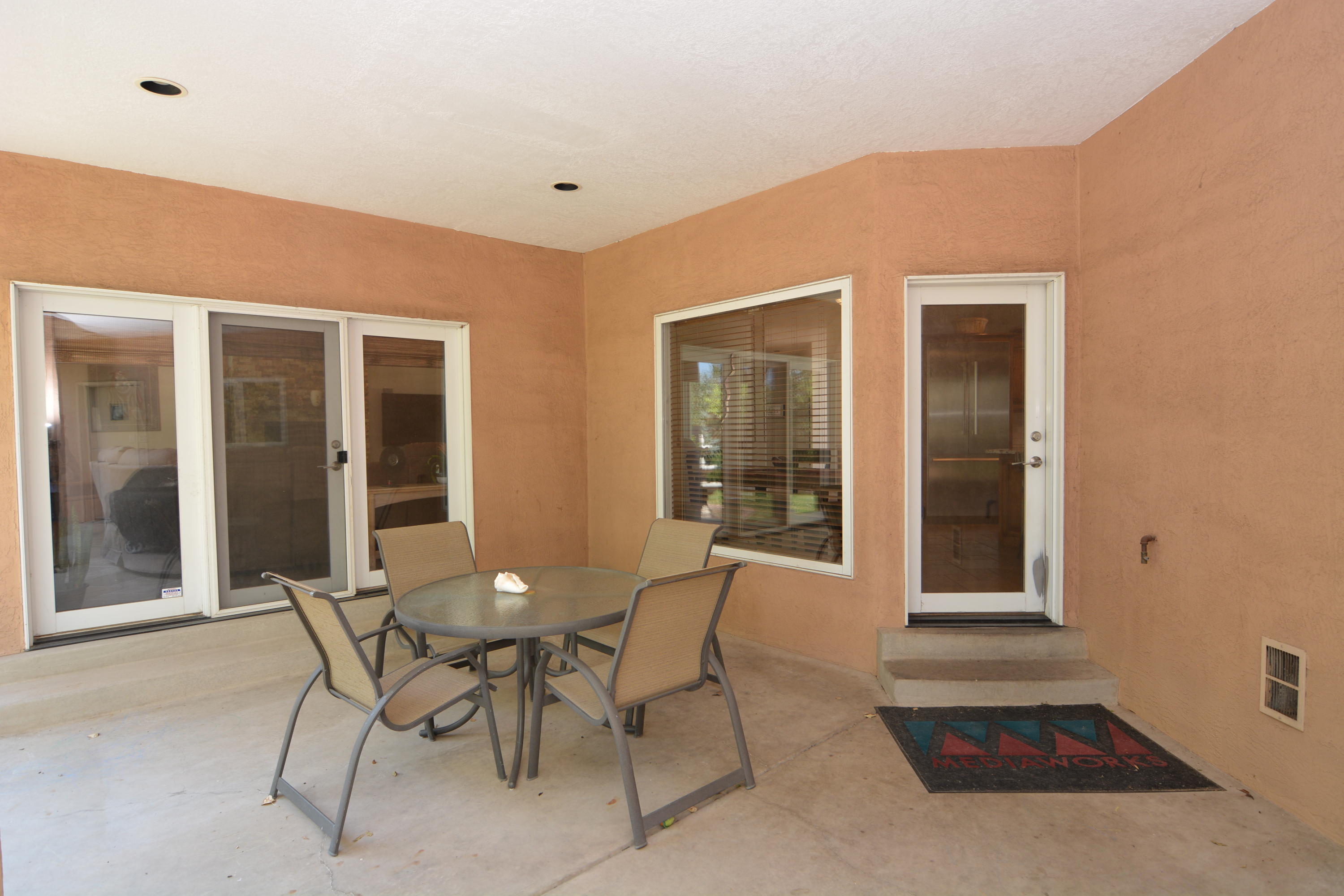 1647 TIERRA DEL RIO NW