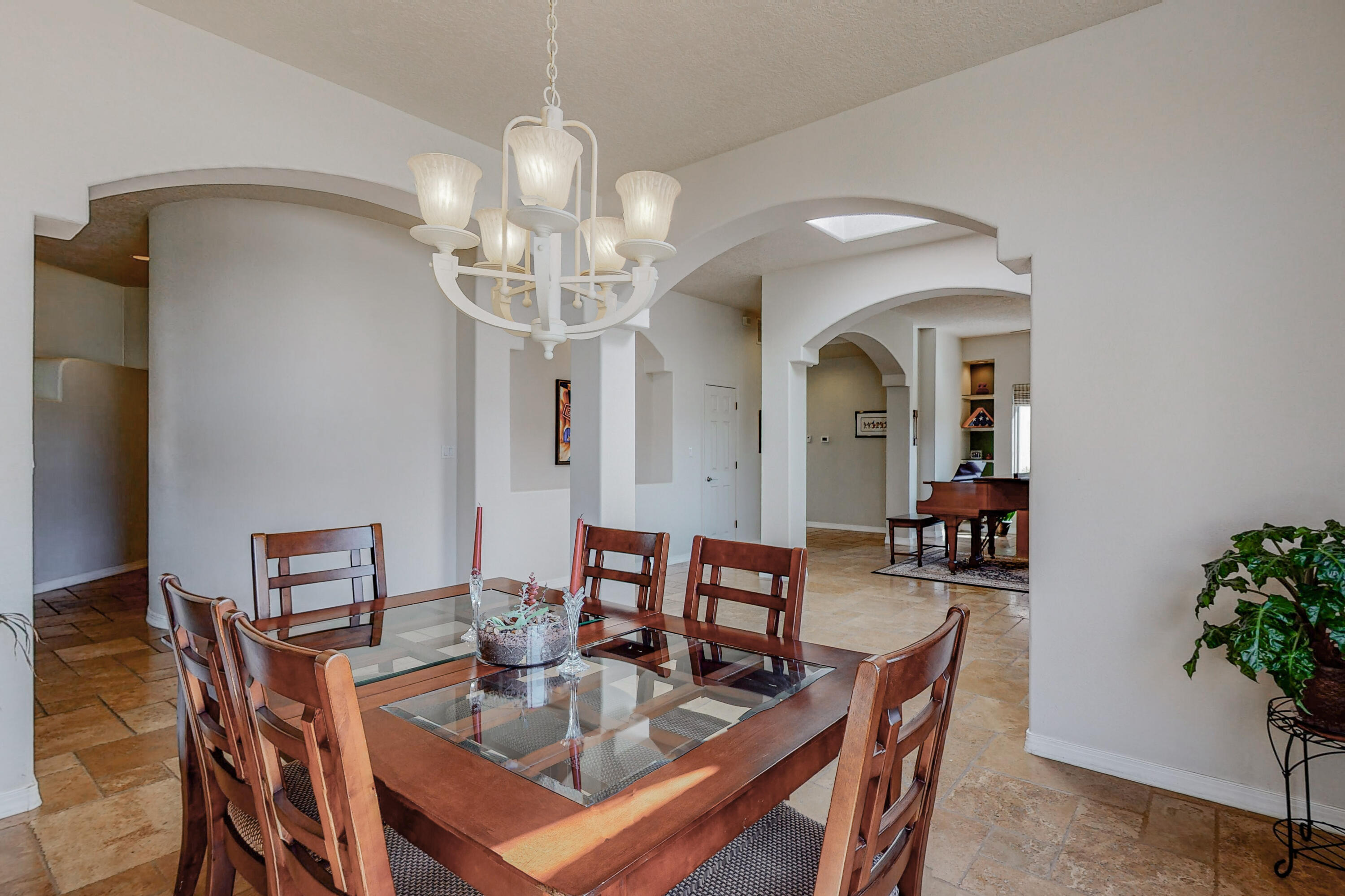 1647 TIERRA DEL RIO NW