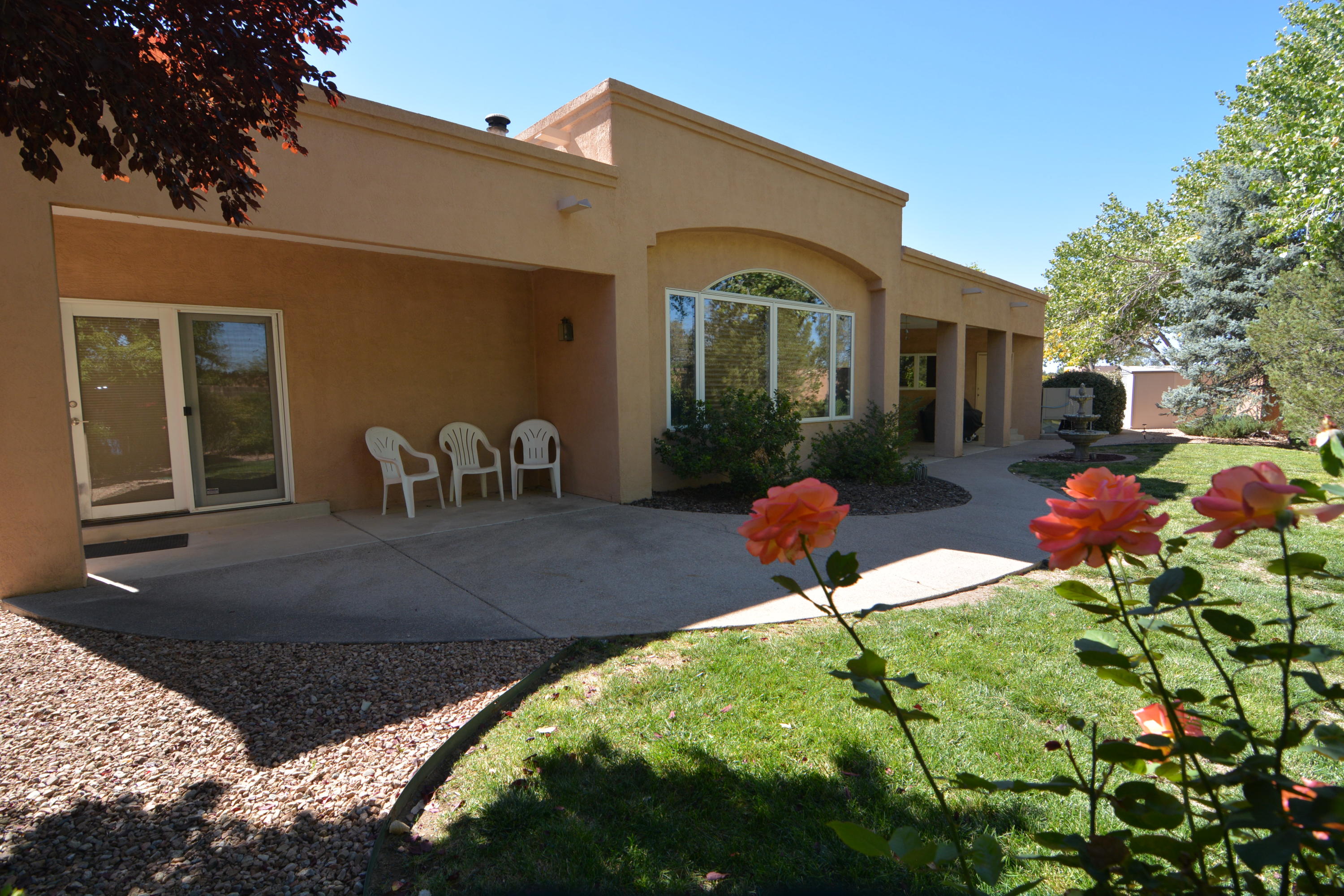 1647 TIERRA DEL RIO NW