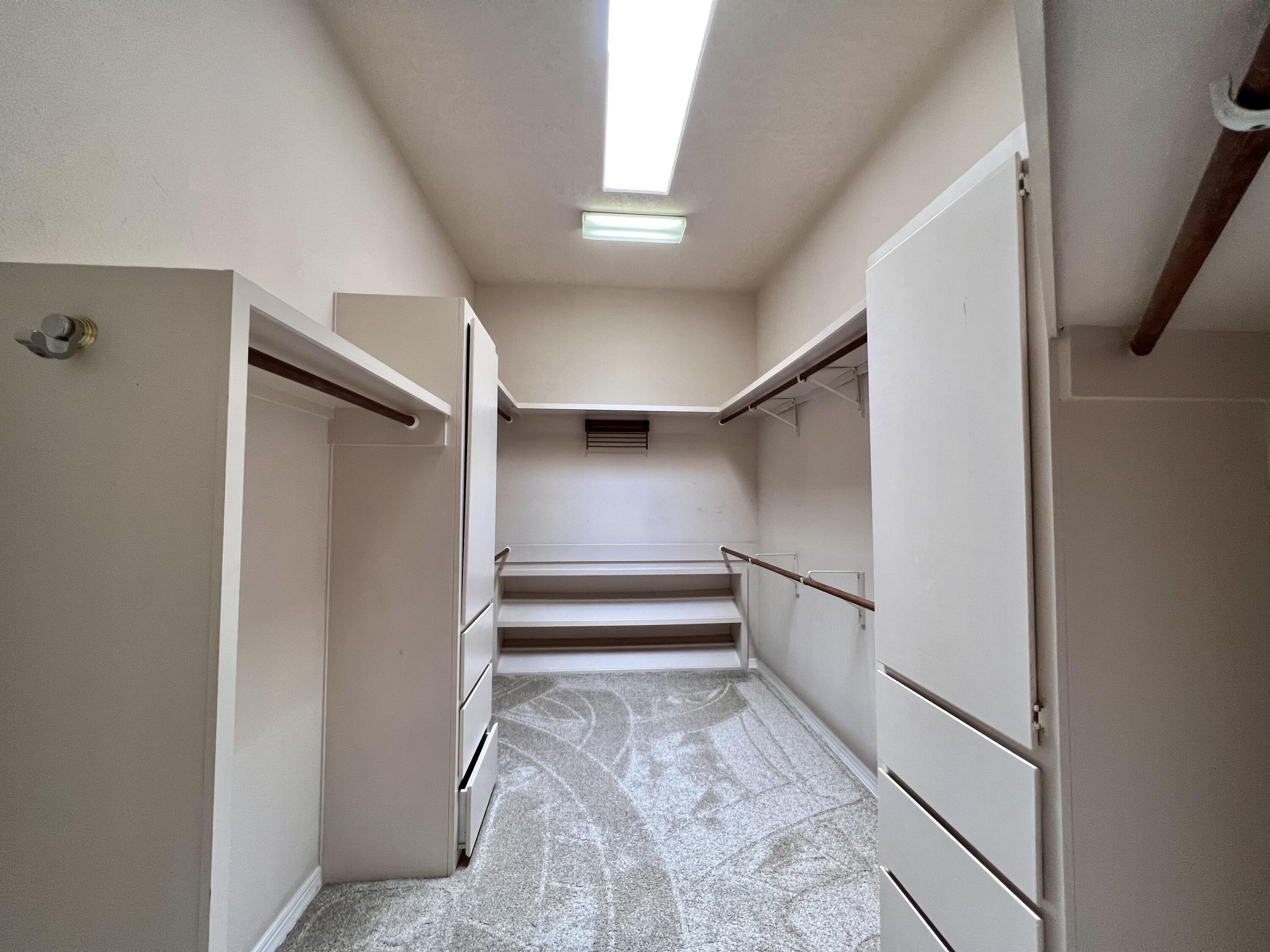 1647 TIERRA DEL RIO NW