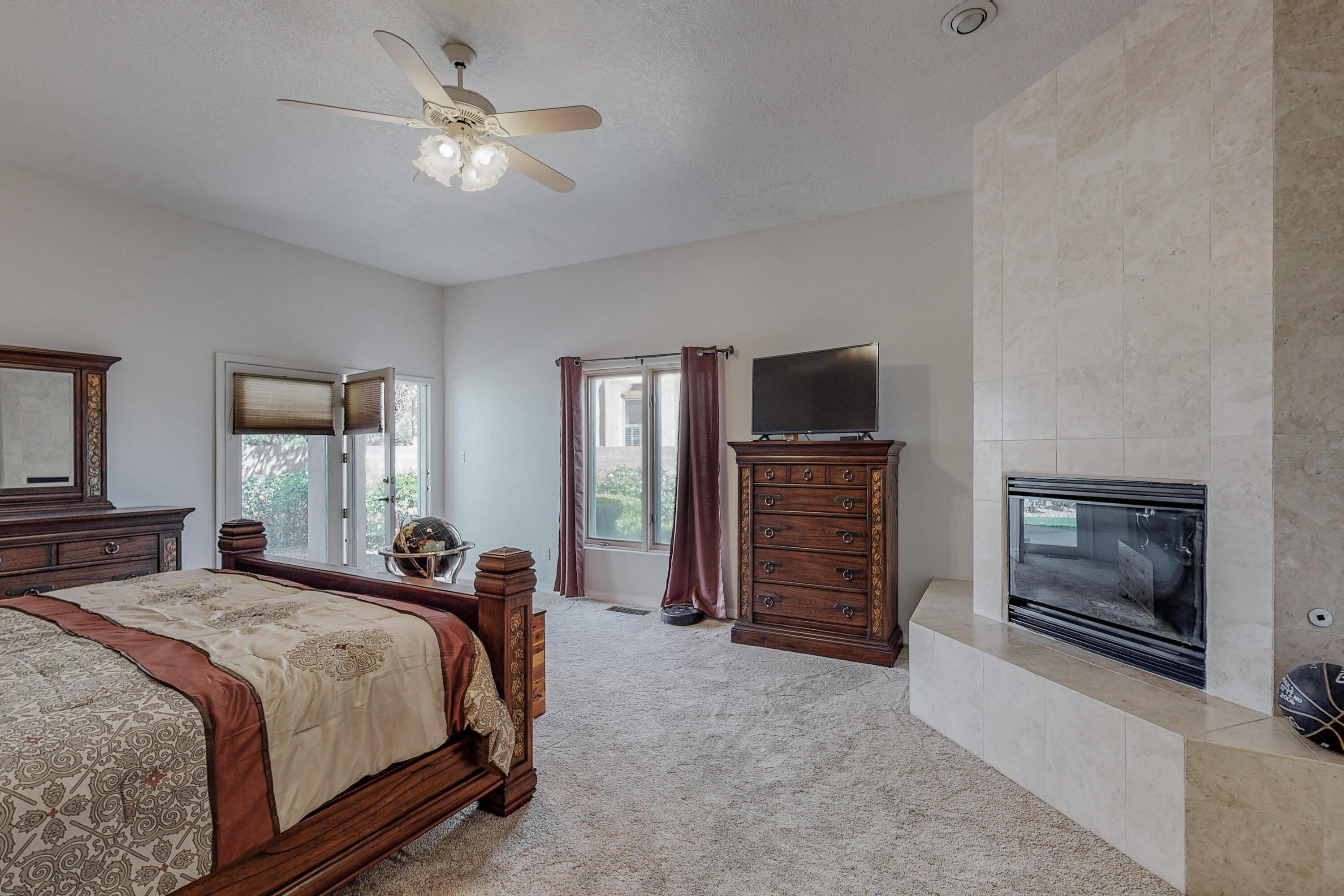 1647 TIERRA DEL RIO NW