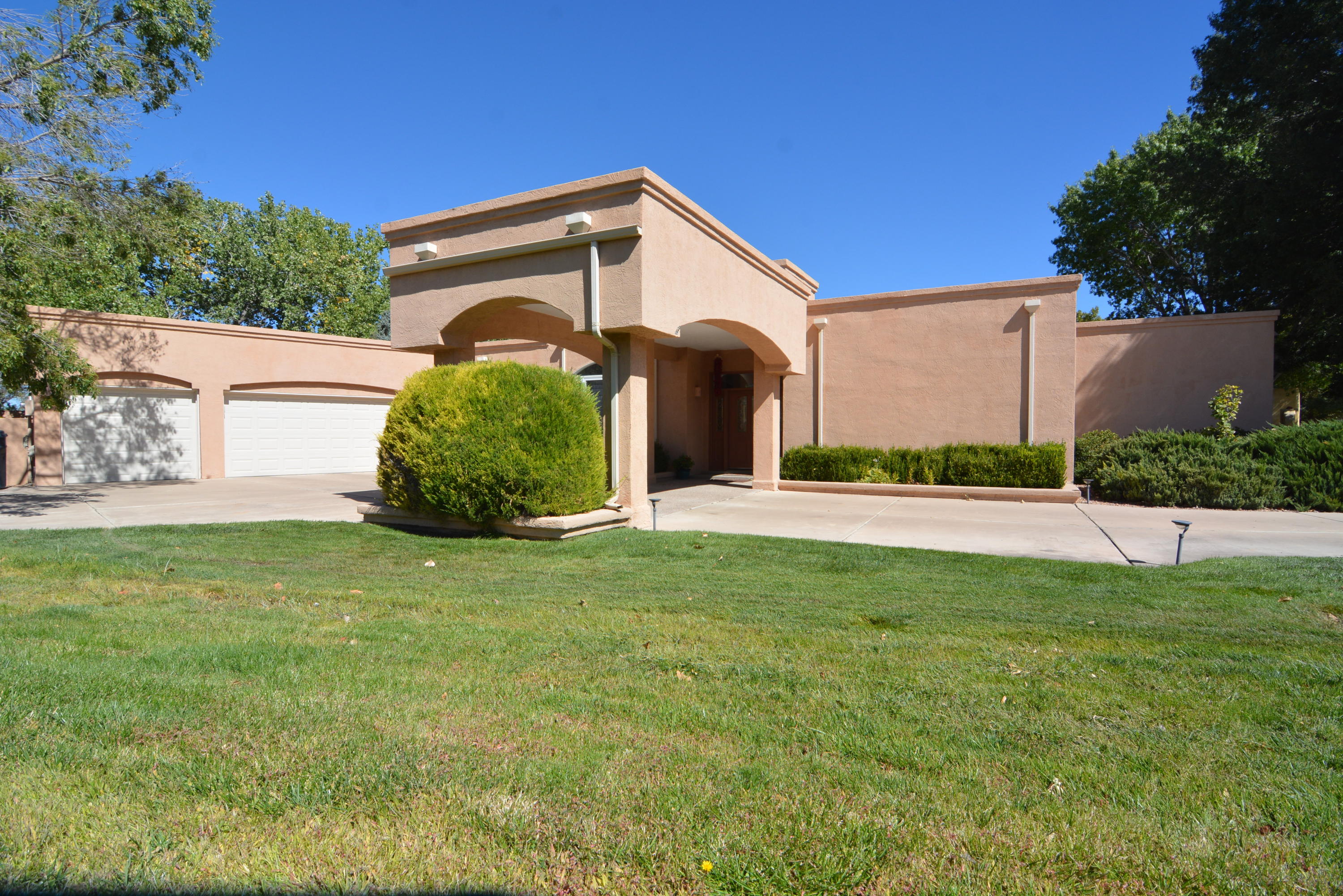 1647 TIERRA DEL RIO NW