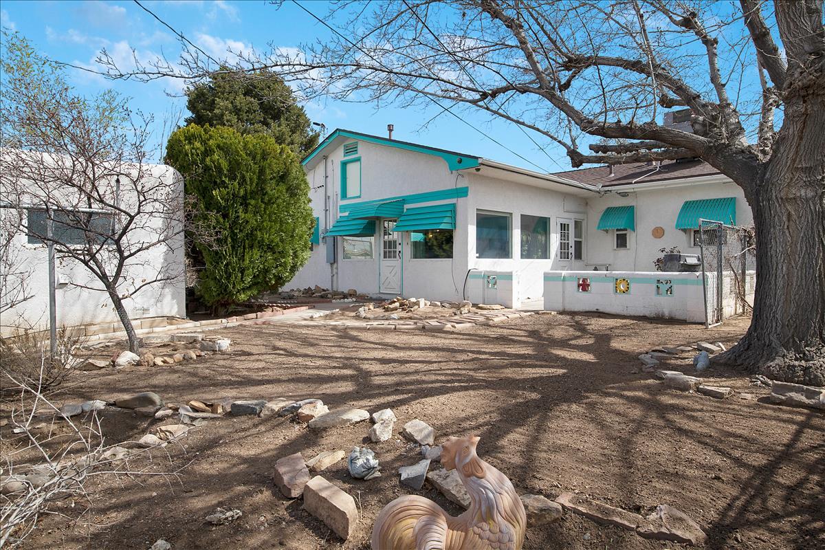 2807 Aliso Drive NE