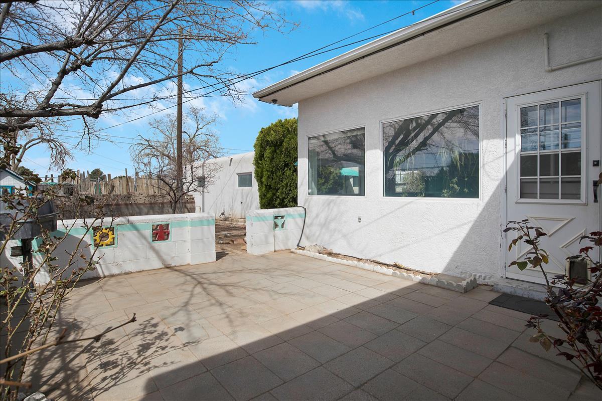 2807 Aliso Drive NE