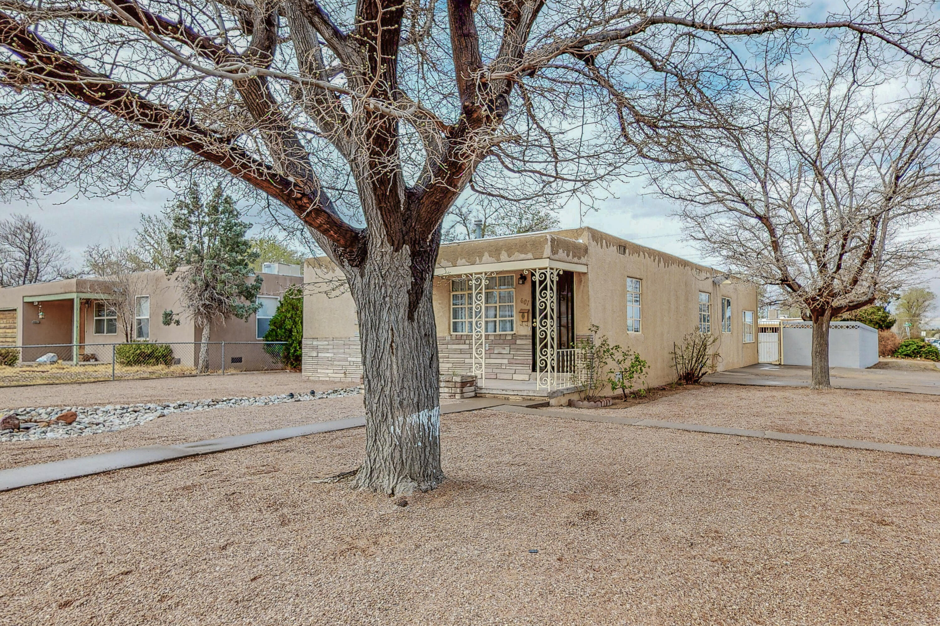 601 CARDENAS Drive SE