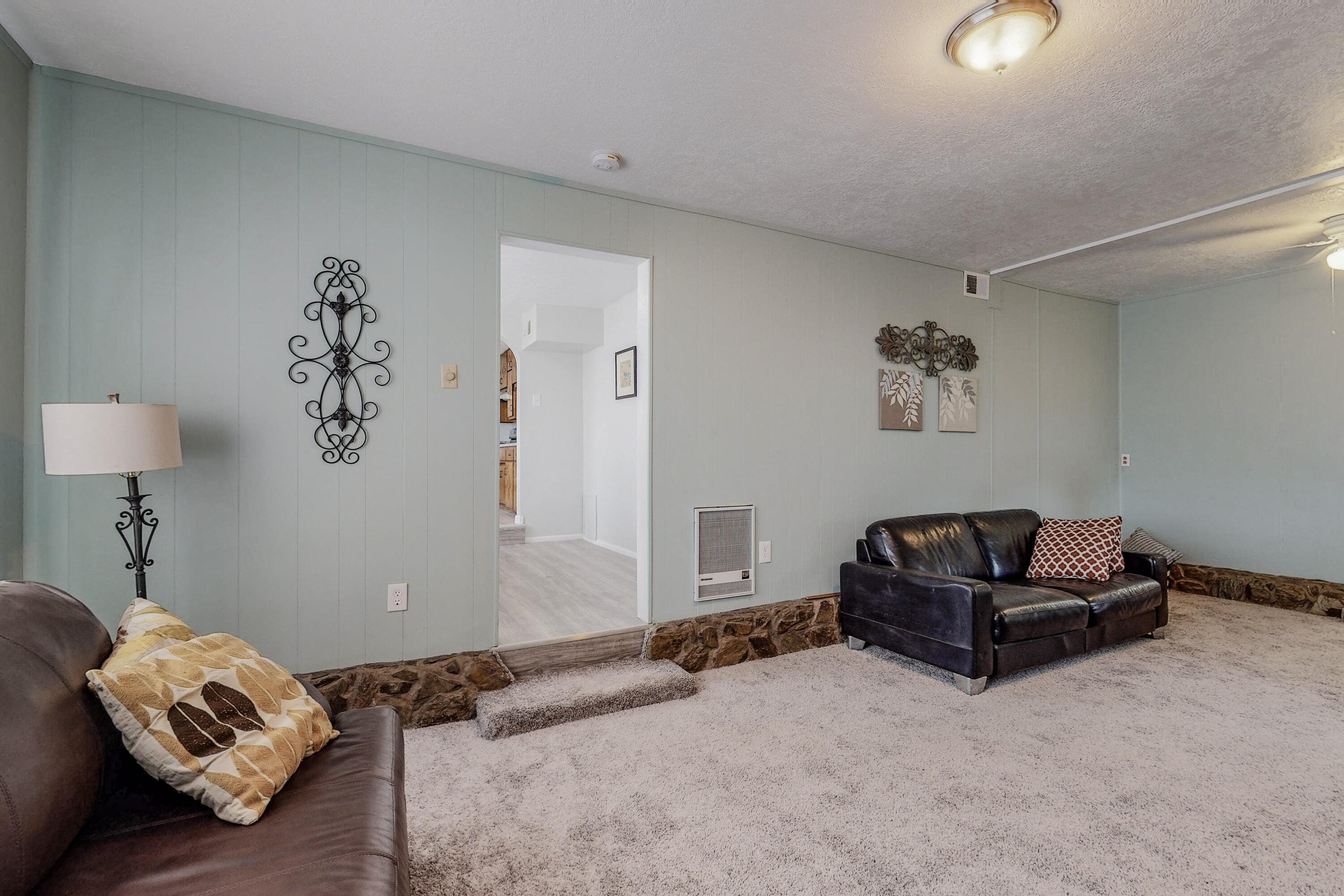 601 CARDENAS Drive SE