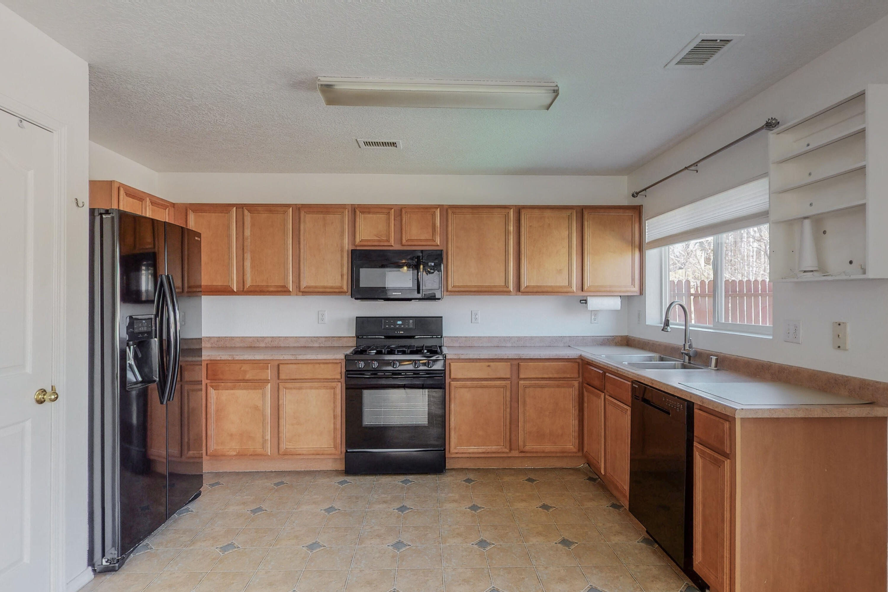 2605 TWIN OAKS Drive NW