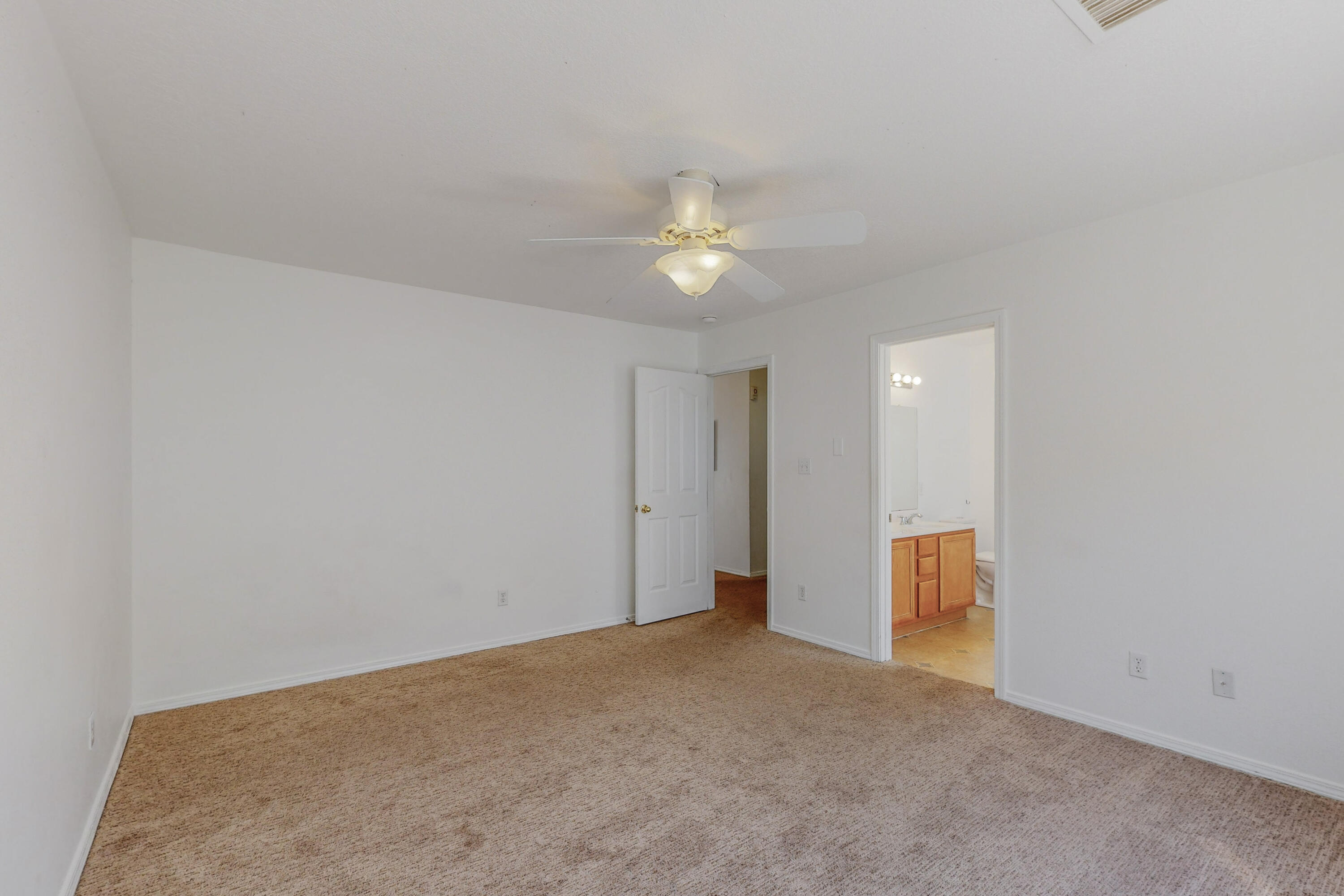 2605 TWIN OAKS Drive NW