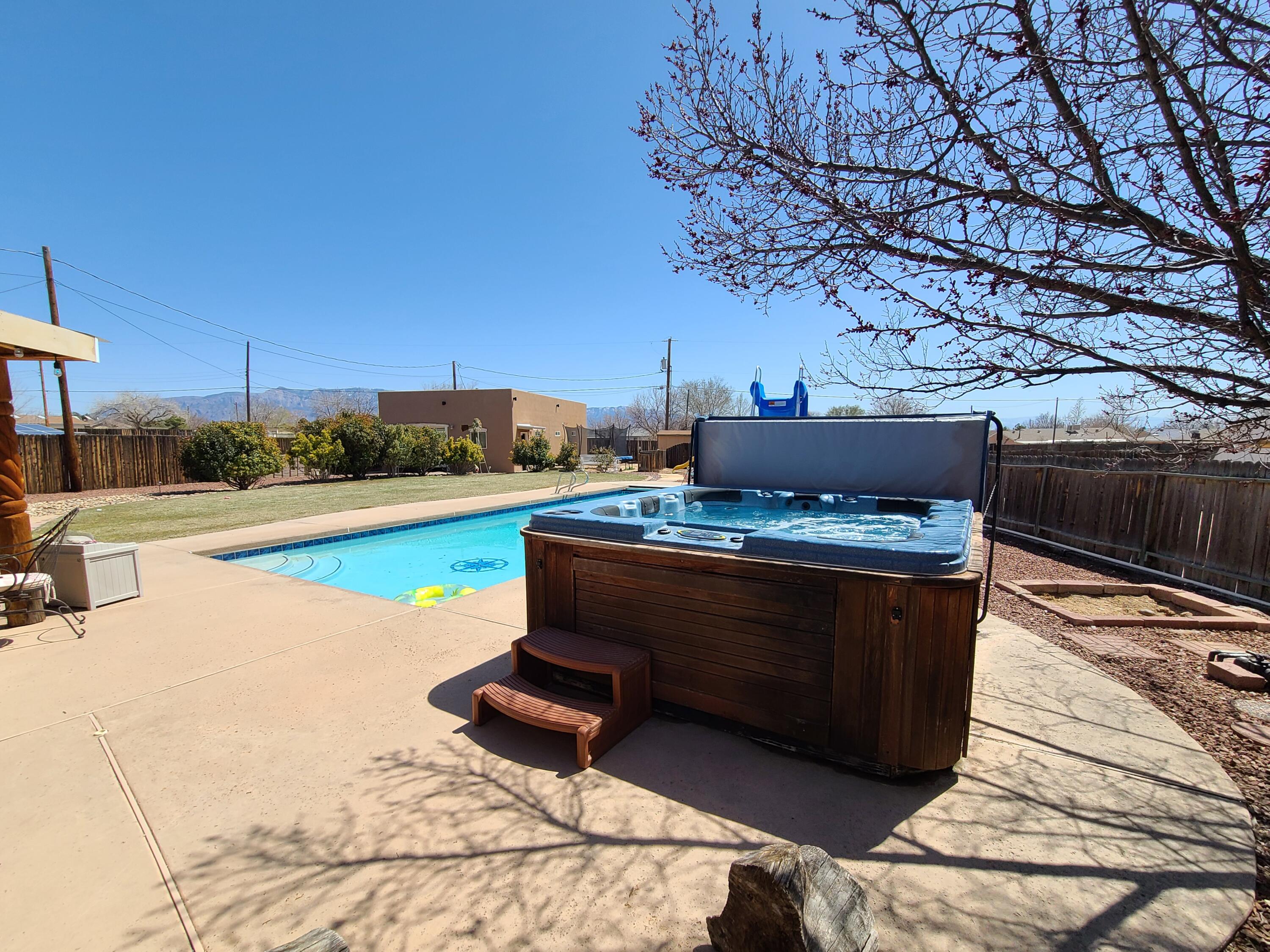 1420 33RD Circle SE