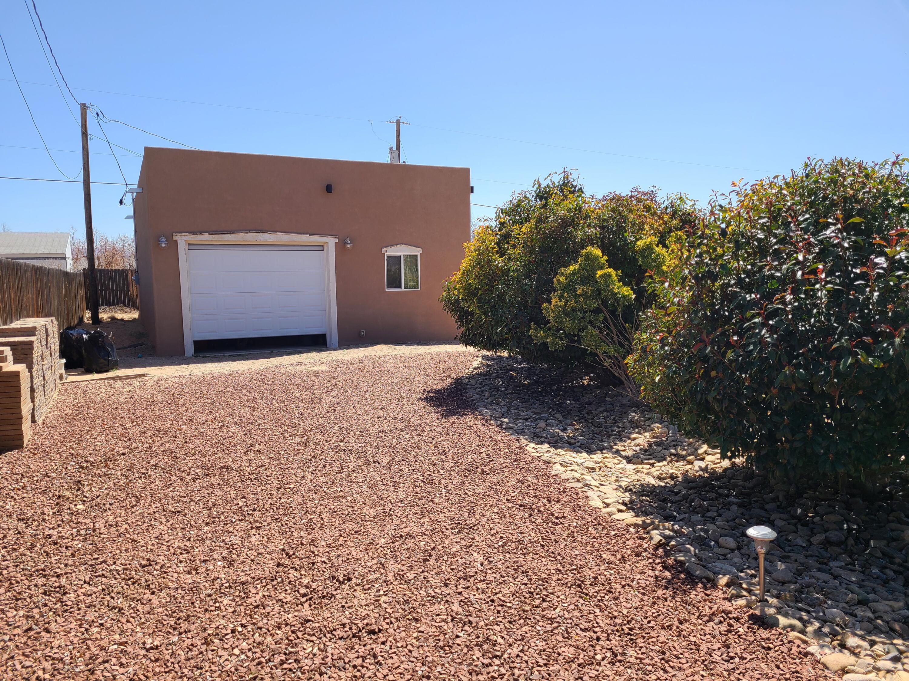 1420 33RD Circle SE