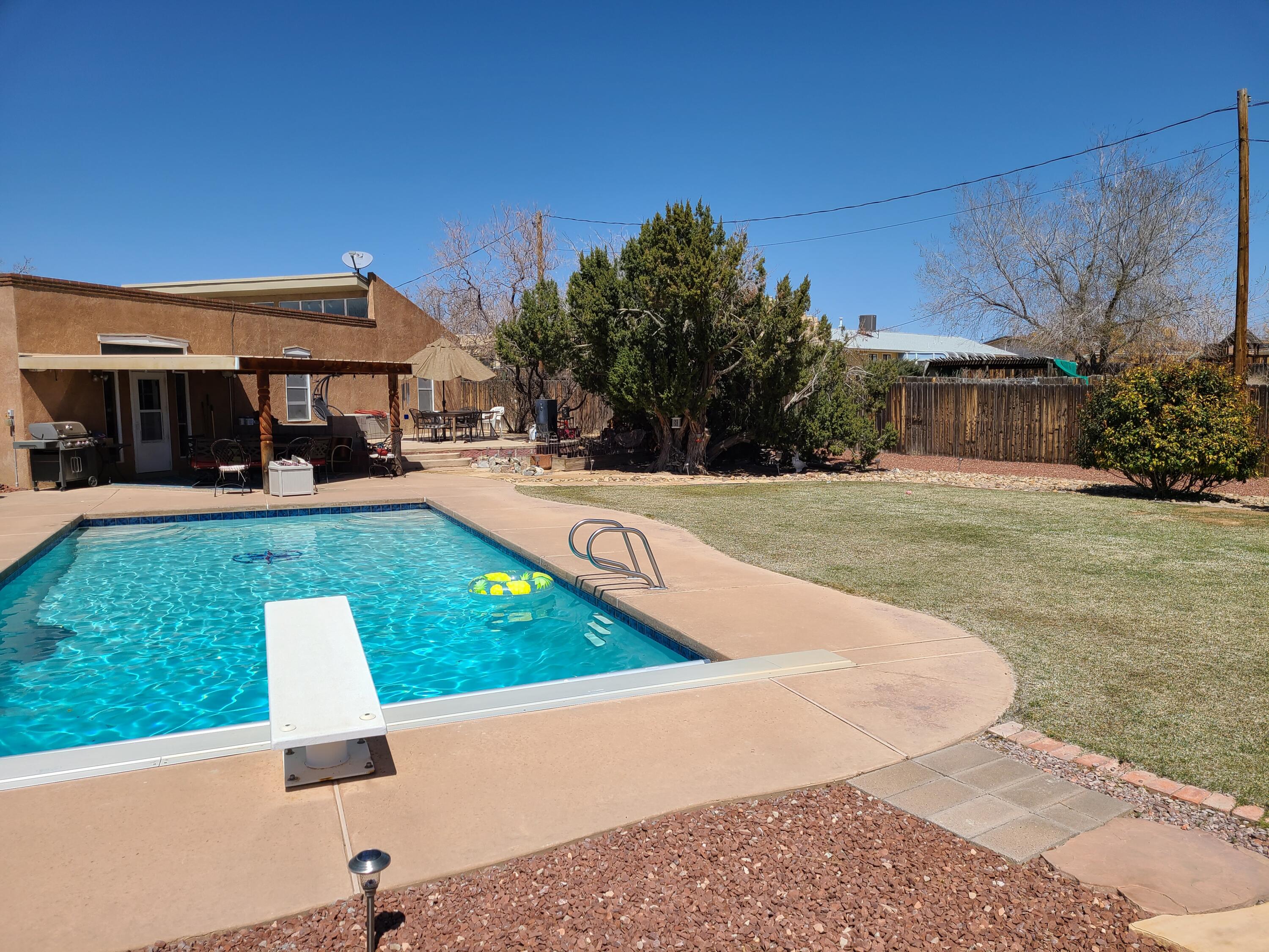 1420 33RD Circle SE