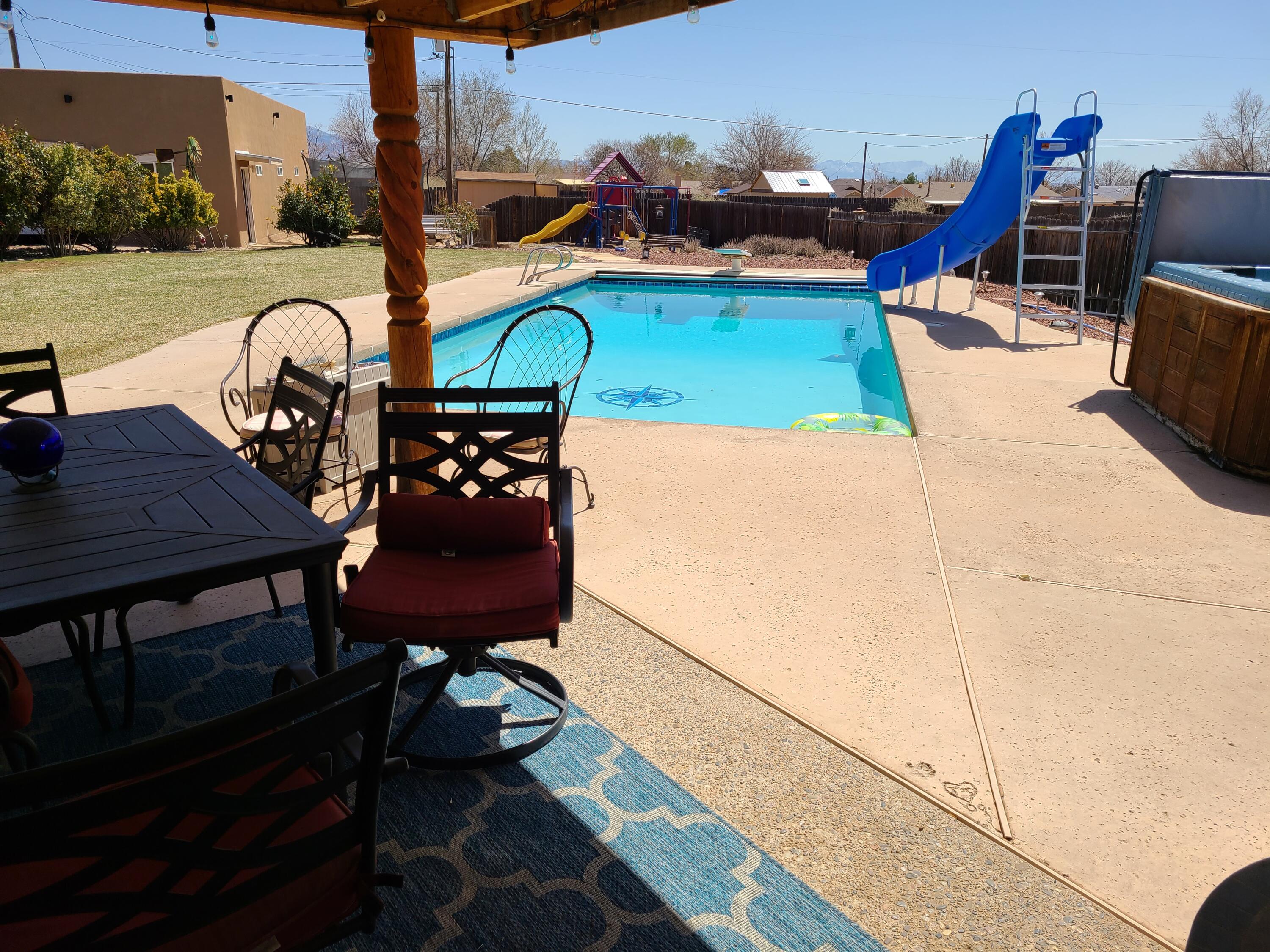 1420 33RD Circle SE