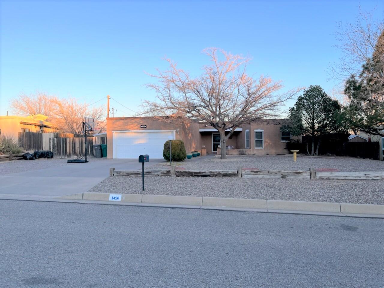 1420 33RD Circle SE