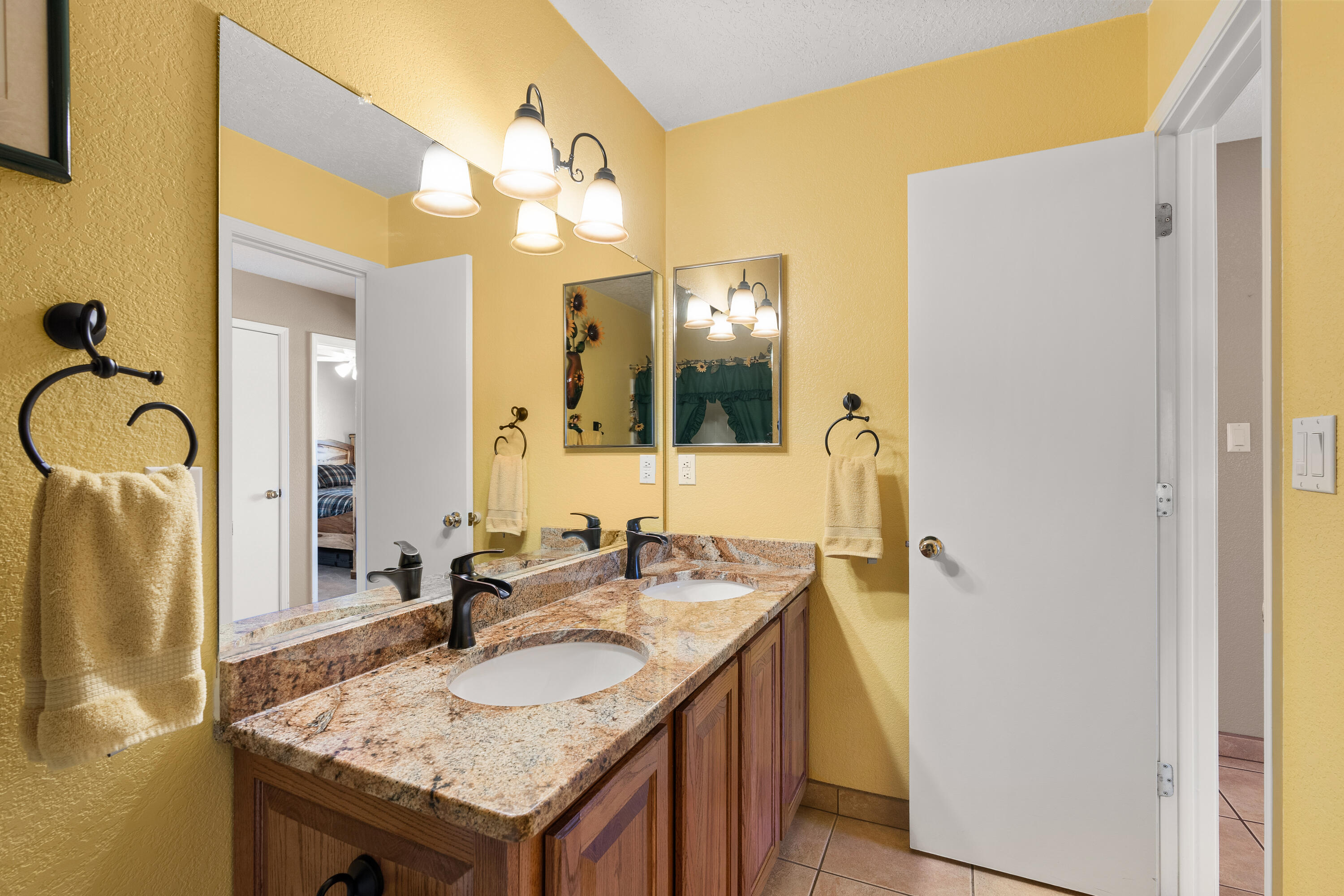1305 SUMMERFIELD Place SW