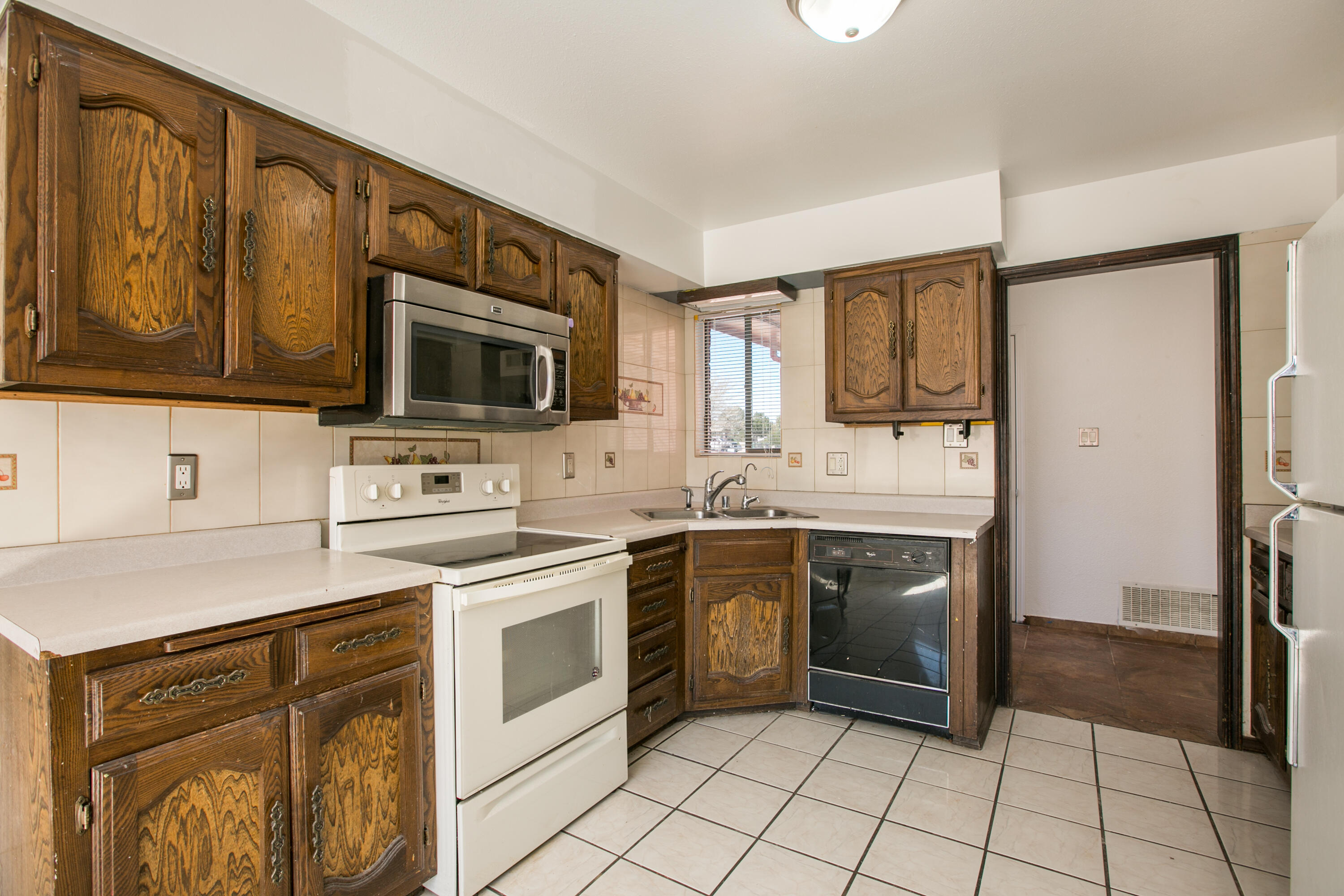2113 TWISTED JUNIPER Road SE
