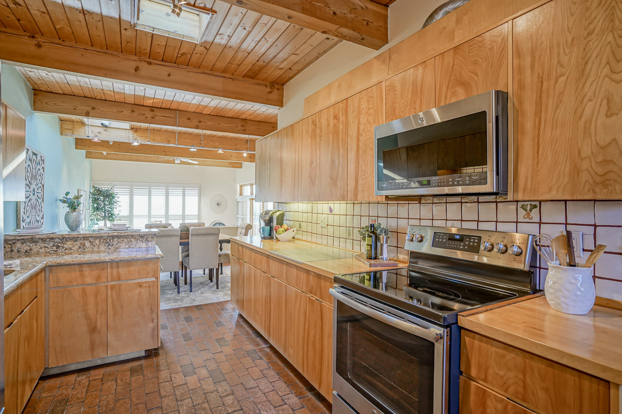 10 Wind Road NW