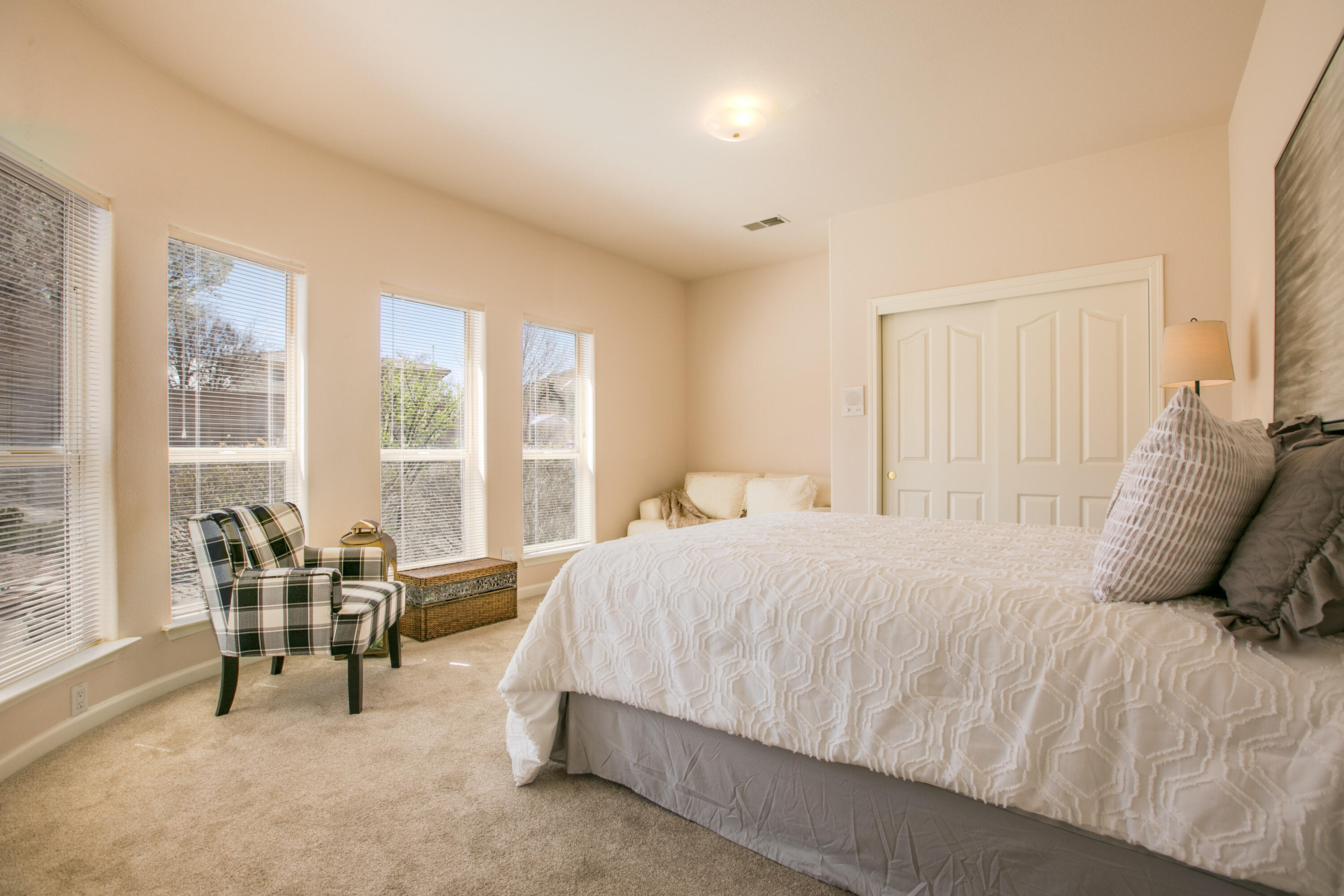 7228 ANTON Circle NE