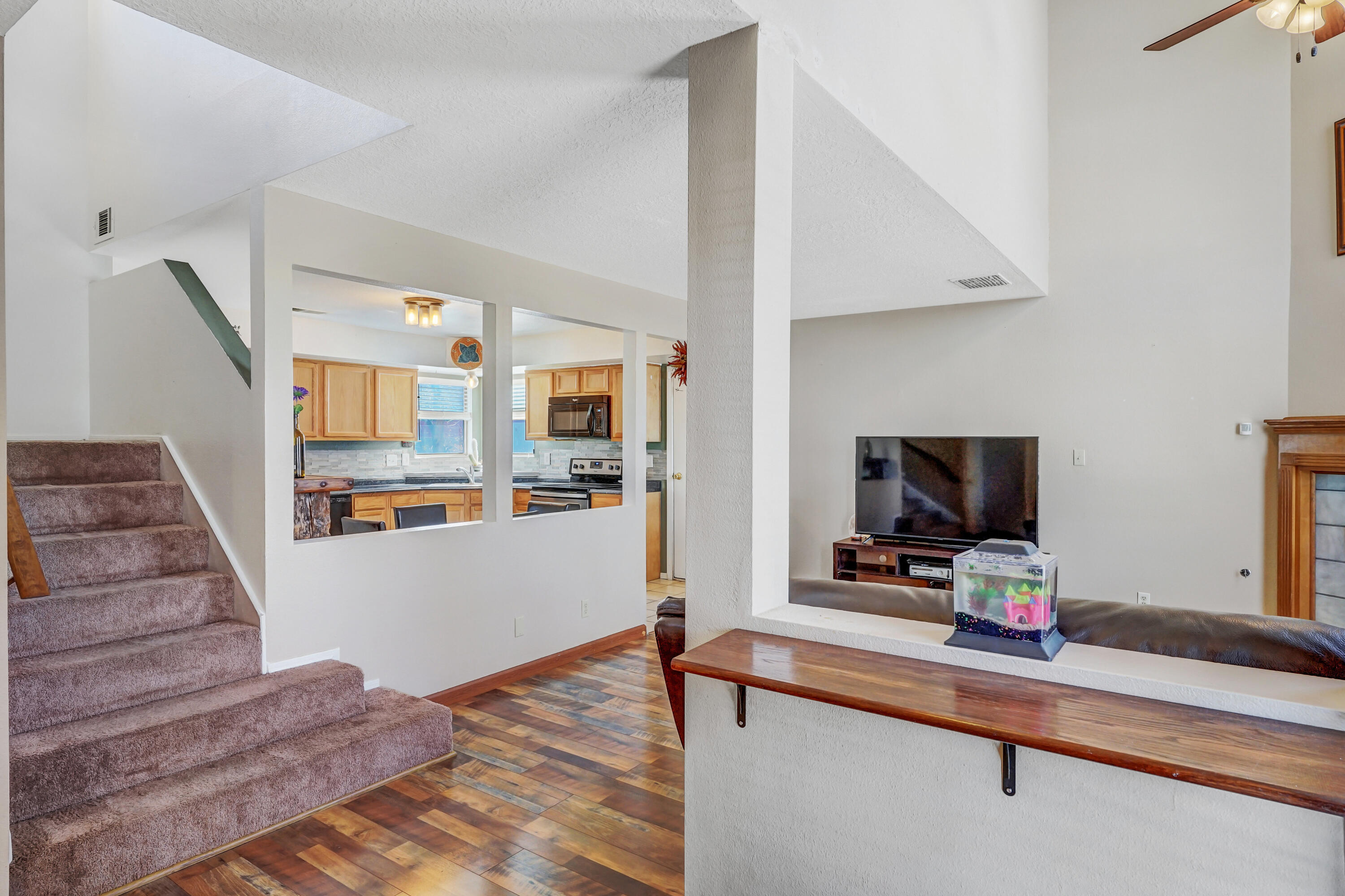 1506 GOLDEN EYE Loop NE