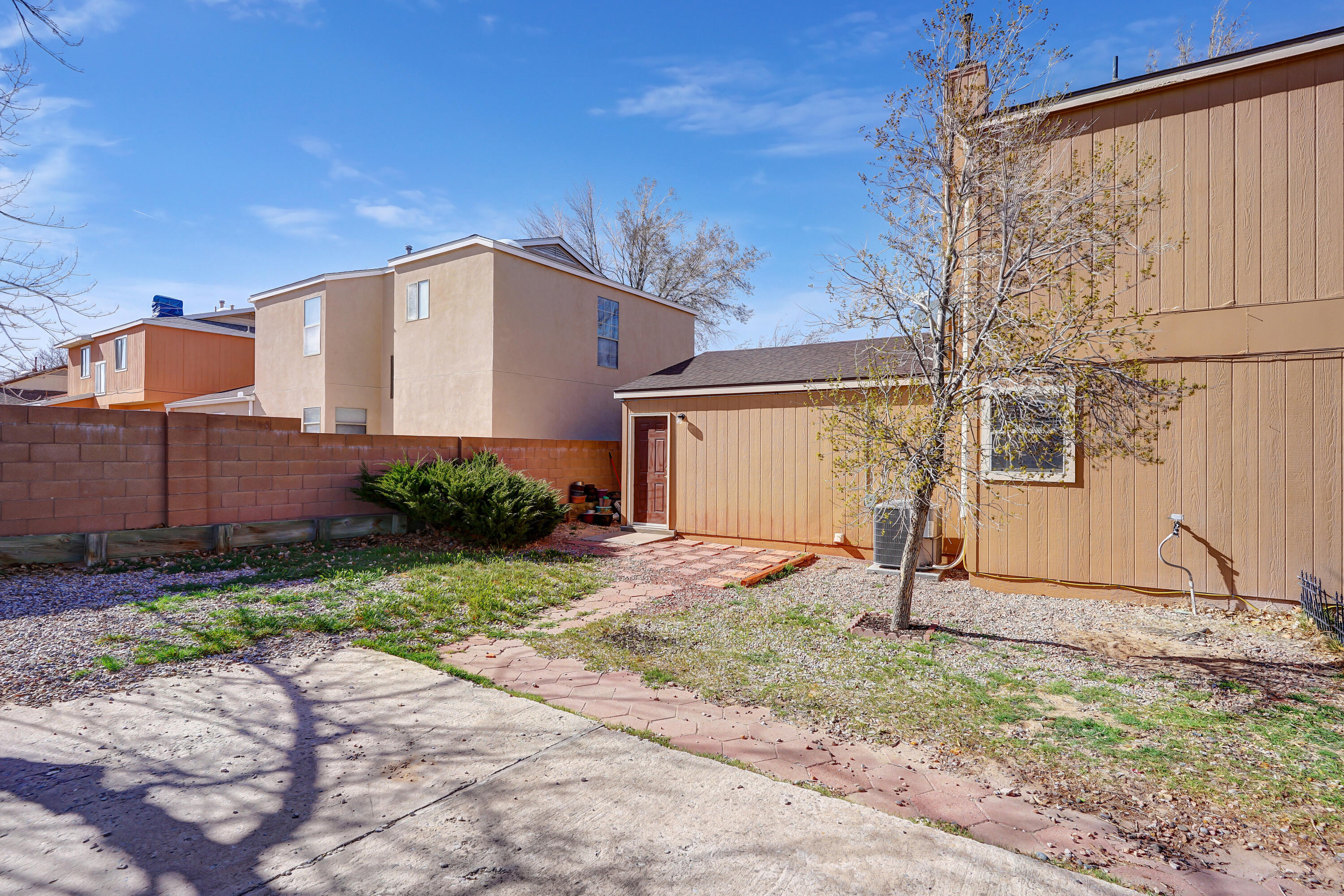 1506 GOLDEN EYE Loop NE
