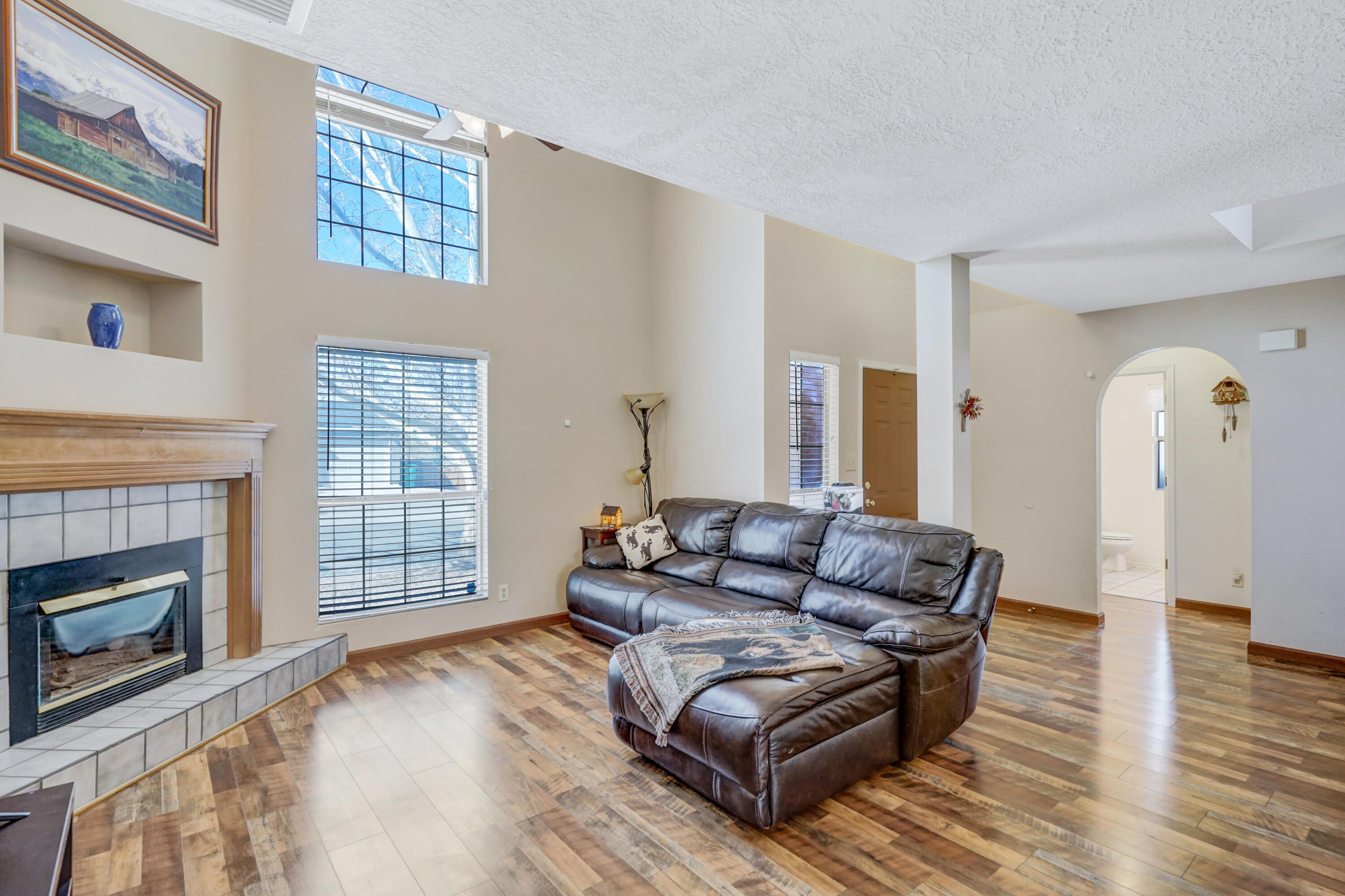 1506 GOLDEN EYE Loop NE