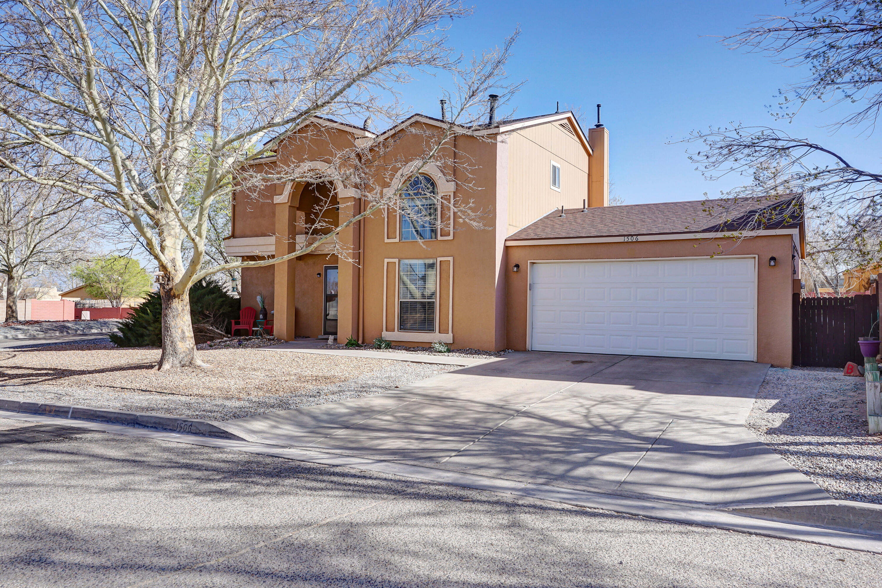 1506 GOLDEN EYE Loop NE