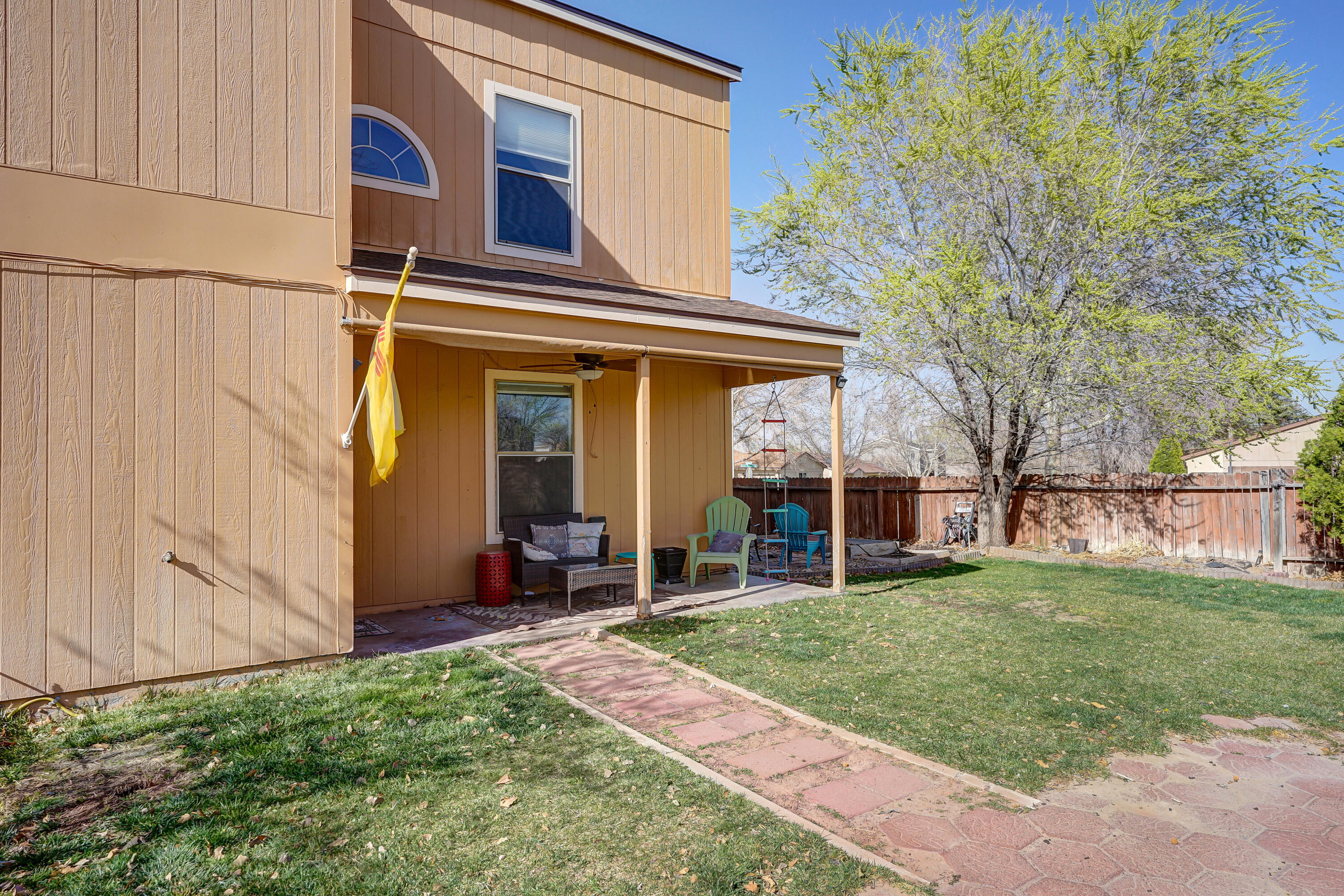 1506 GOLDEN EYE Loop NE