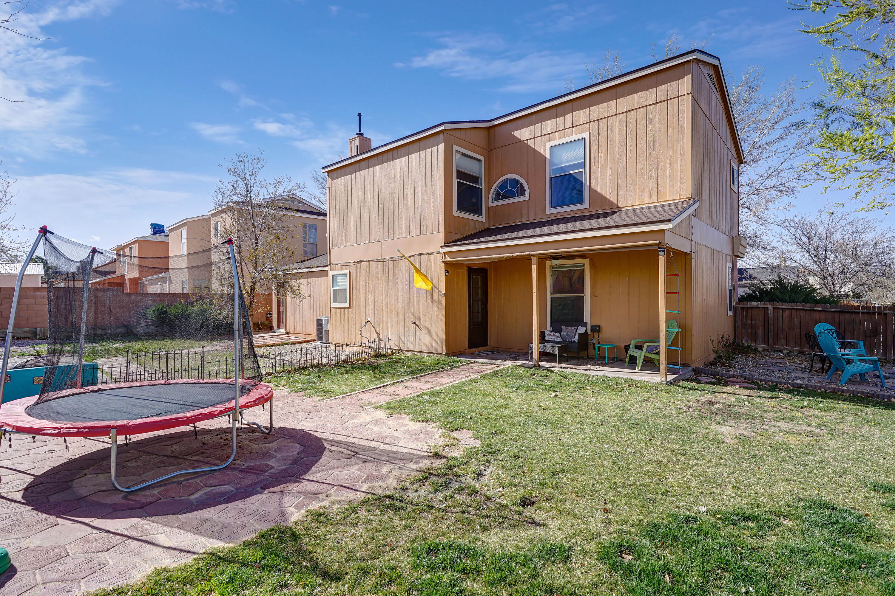 1506 GOLDEN EYE Loop NE