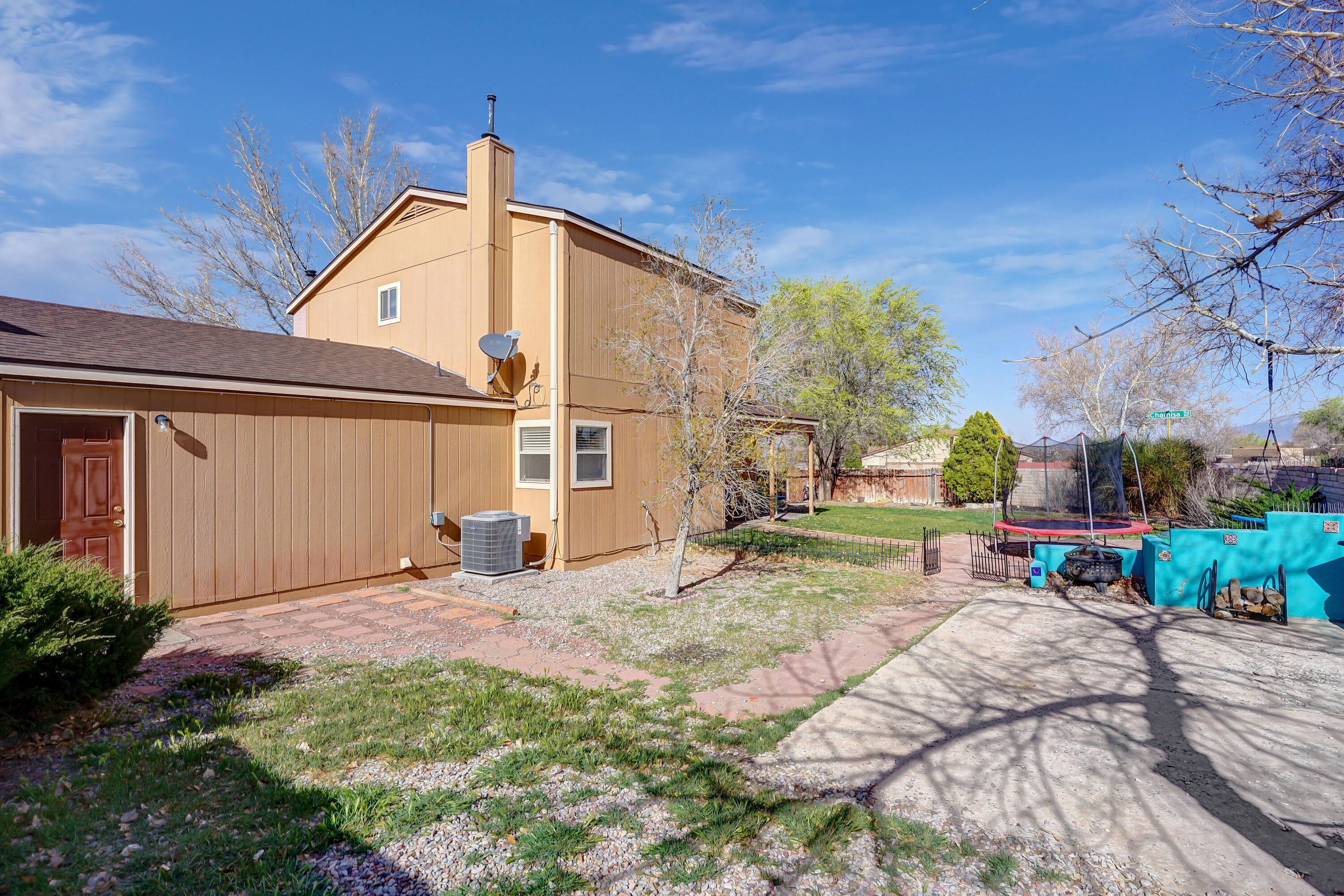 1506 GOLDEN EYE Loop NE