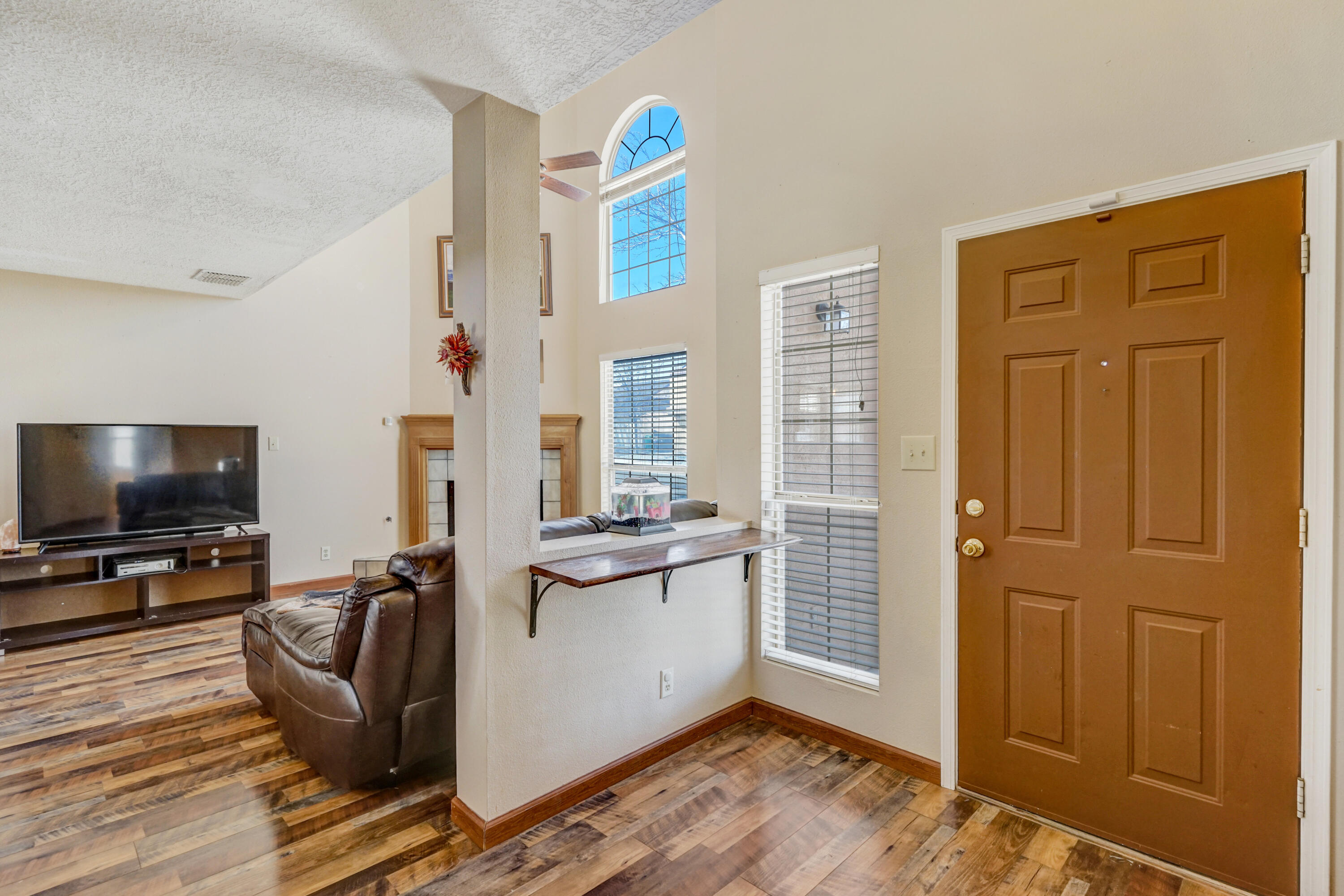 1506 GOLDEN EYE Loop NE
