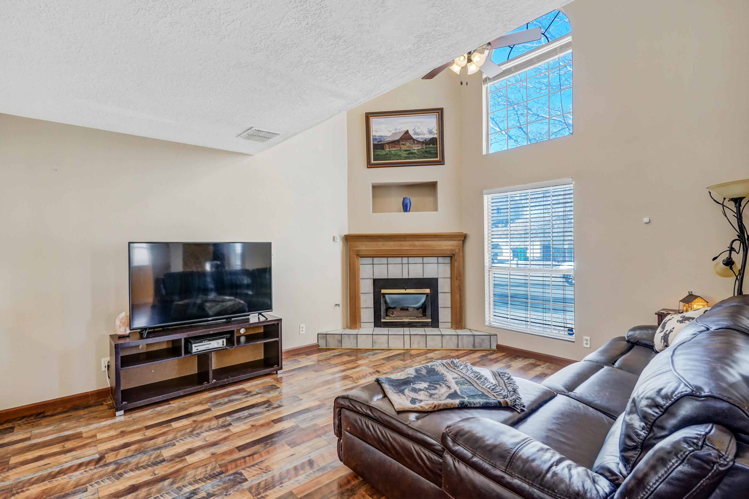 1506 GOLDEN EYE Loop NE