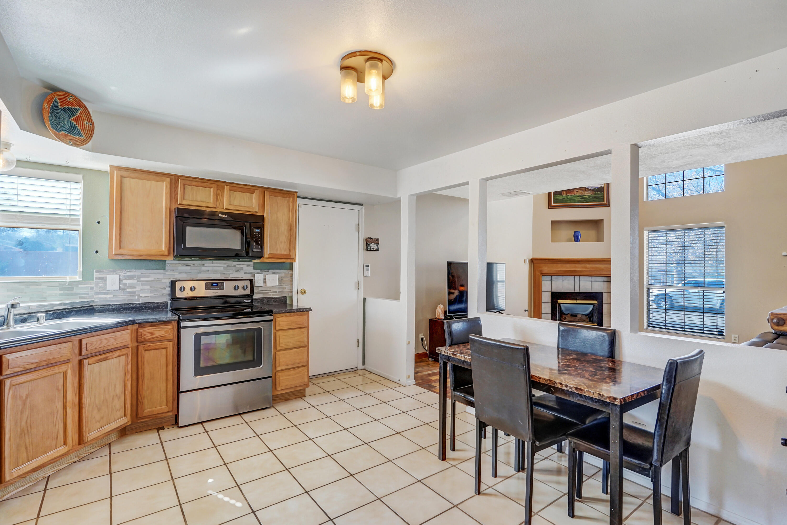 1506 GOLDEN EYE Loop NE